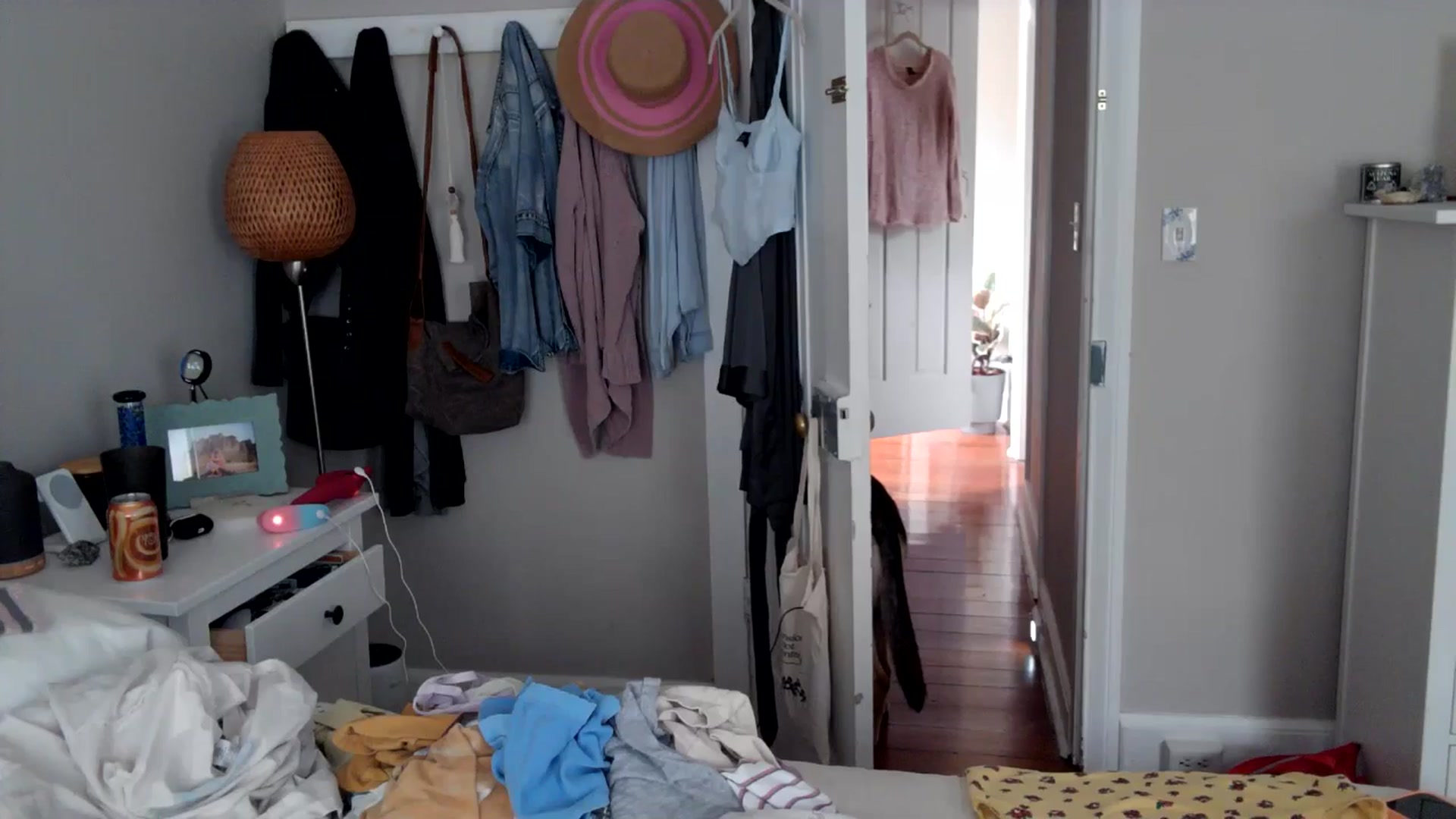 Gallery image thumbnail from Lena_bee's myfreecams stream on, 06/23/2024, 20:10 image 17 of 20
