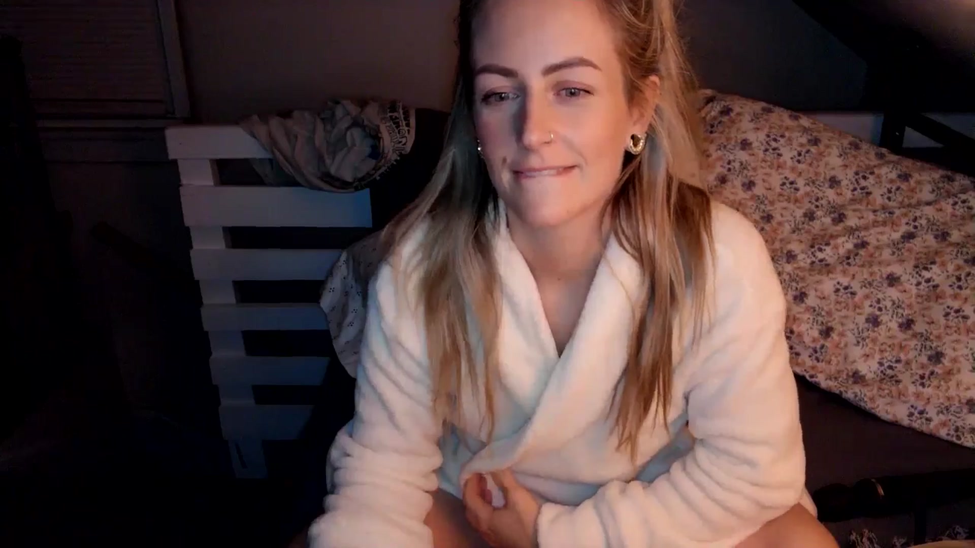 Gallery image thumbnail from Lena_bee's myfreecams stream on, 06/25/2024, 05:21 image 20 of 20
