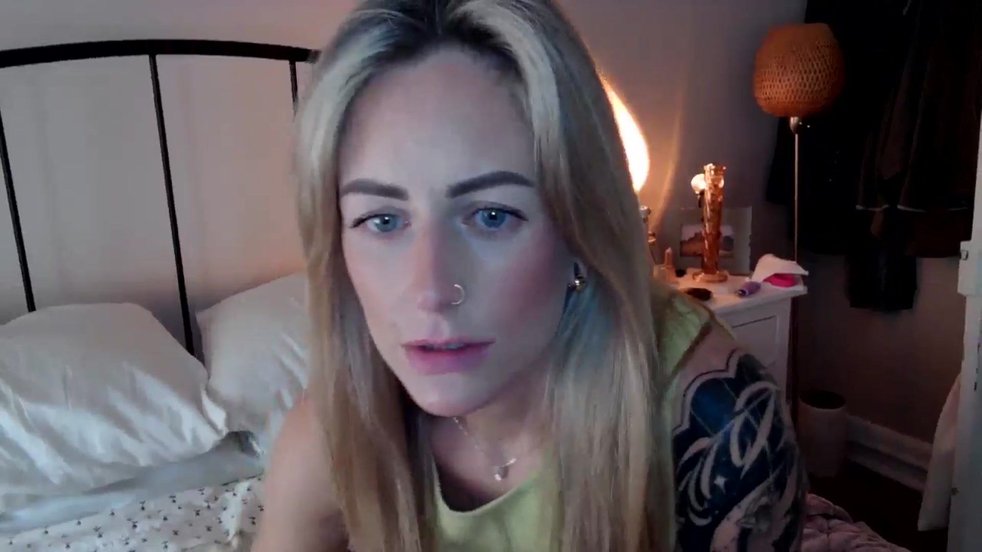 Gallery image thumbnail from Lena_bee's myfreecams stream on, 06/29/2024, 18:21 image 4 of 20