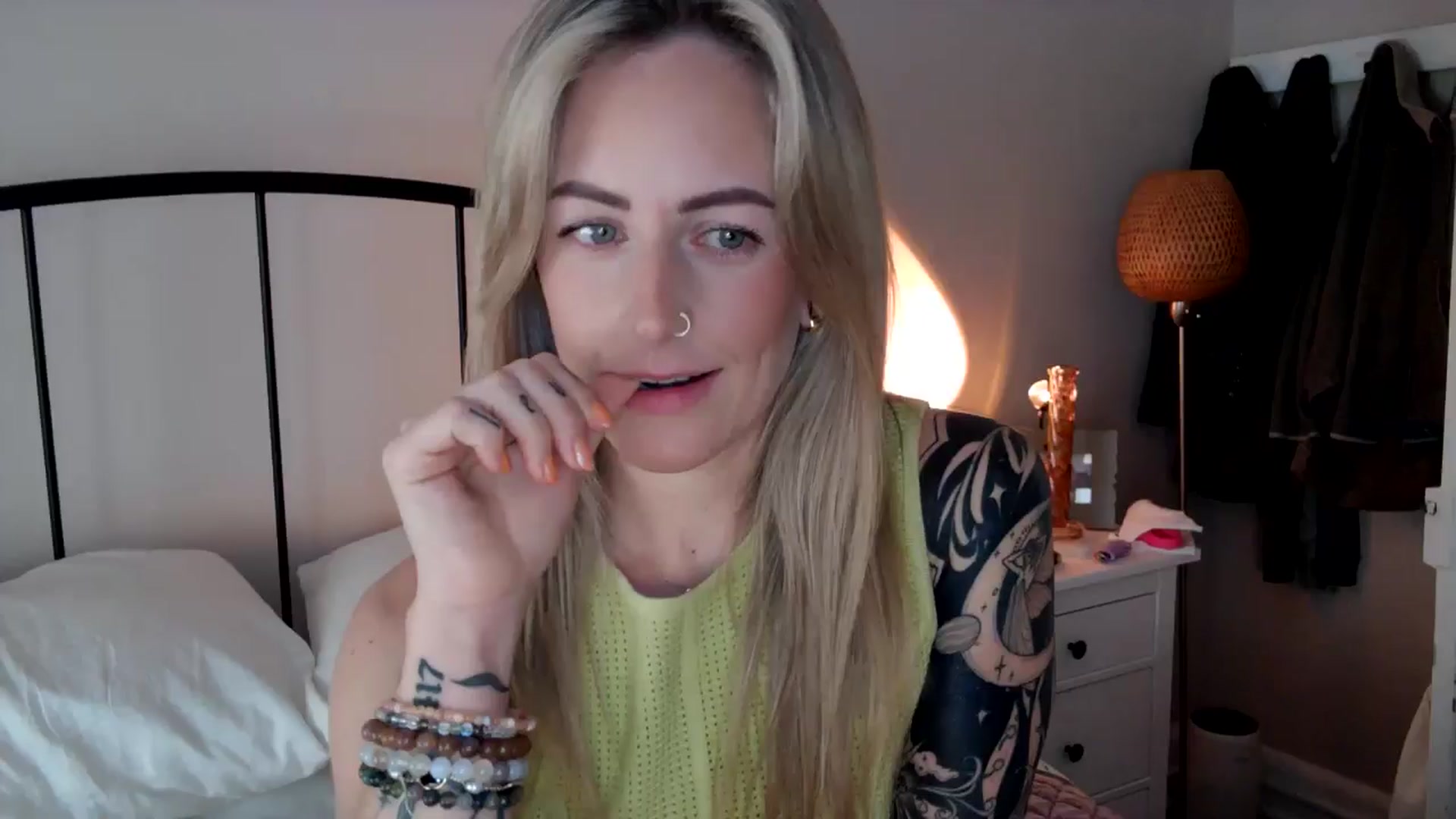 Gallery image thumbnail from Lena_bee's myfreecams stream on, 06/29/2024, 18:21 image 1 of 20