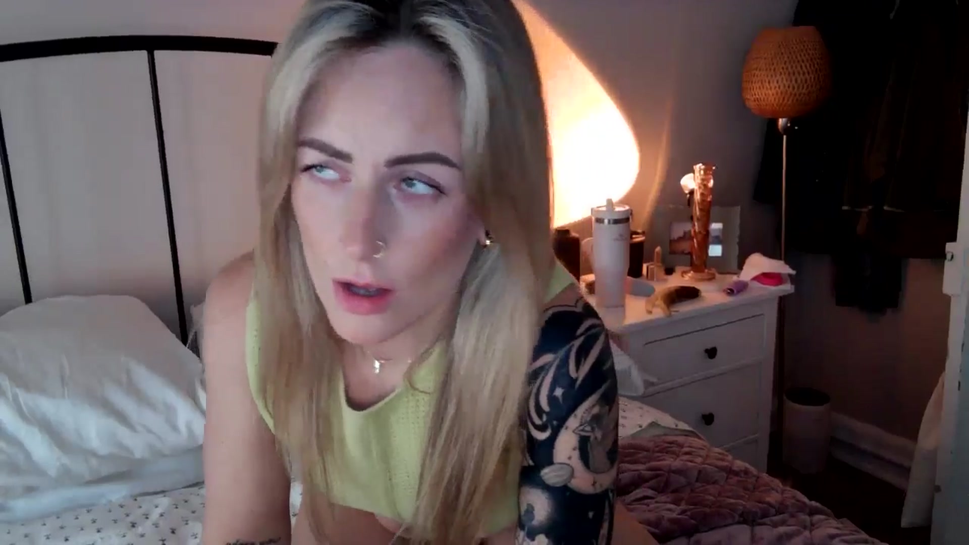 Gallery image thumbnail from Lena_bee's myfreecams stream on, 06/29/2024, 18:21 image 10 of 20
