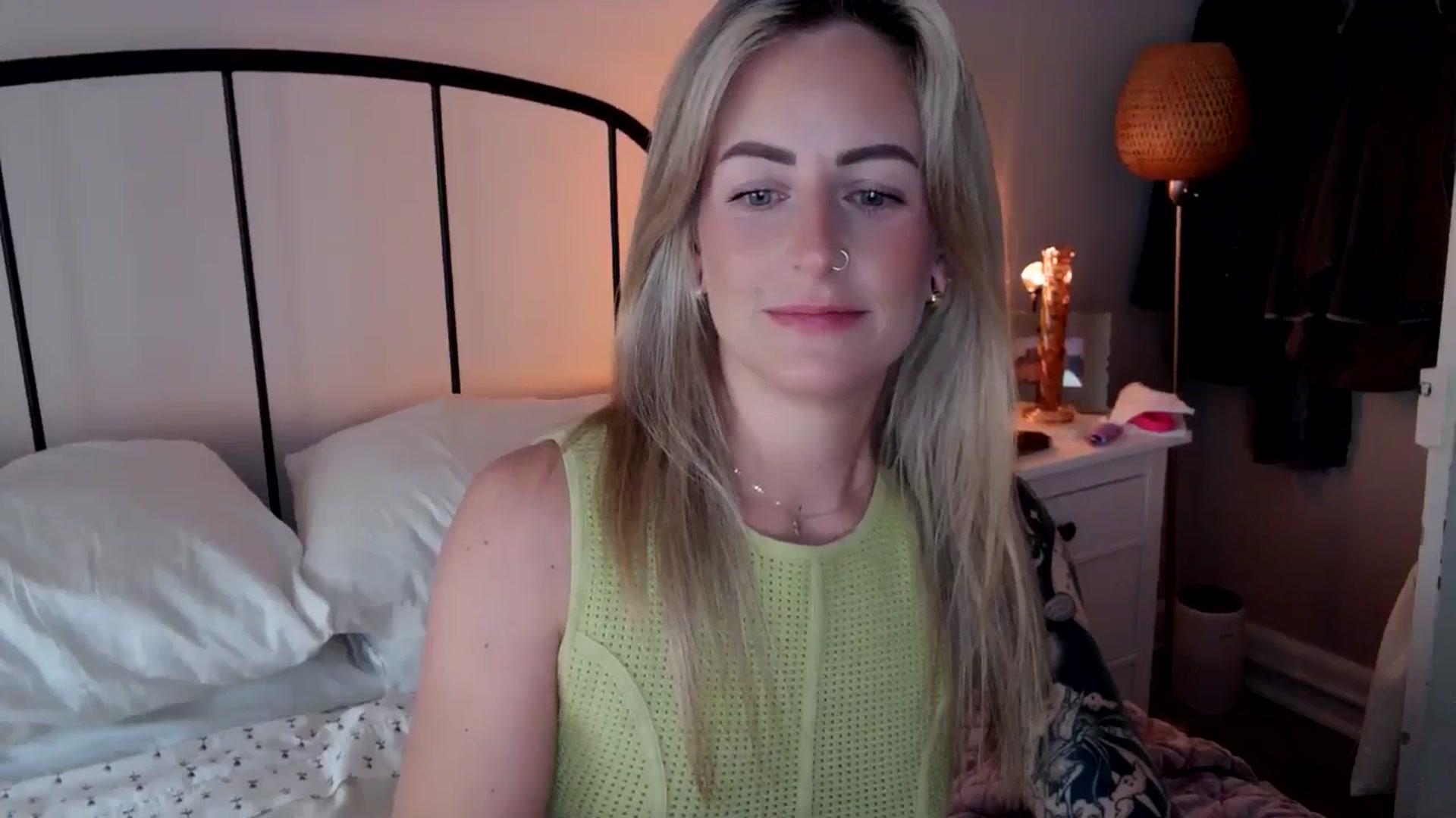 Gallery image thumbnail from Lena_bee's myfreecams stream on, 06/29/2024, 18:21 image 7 of 20