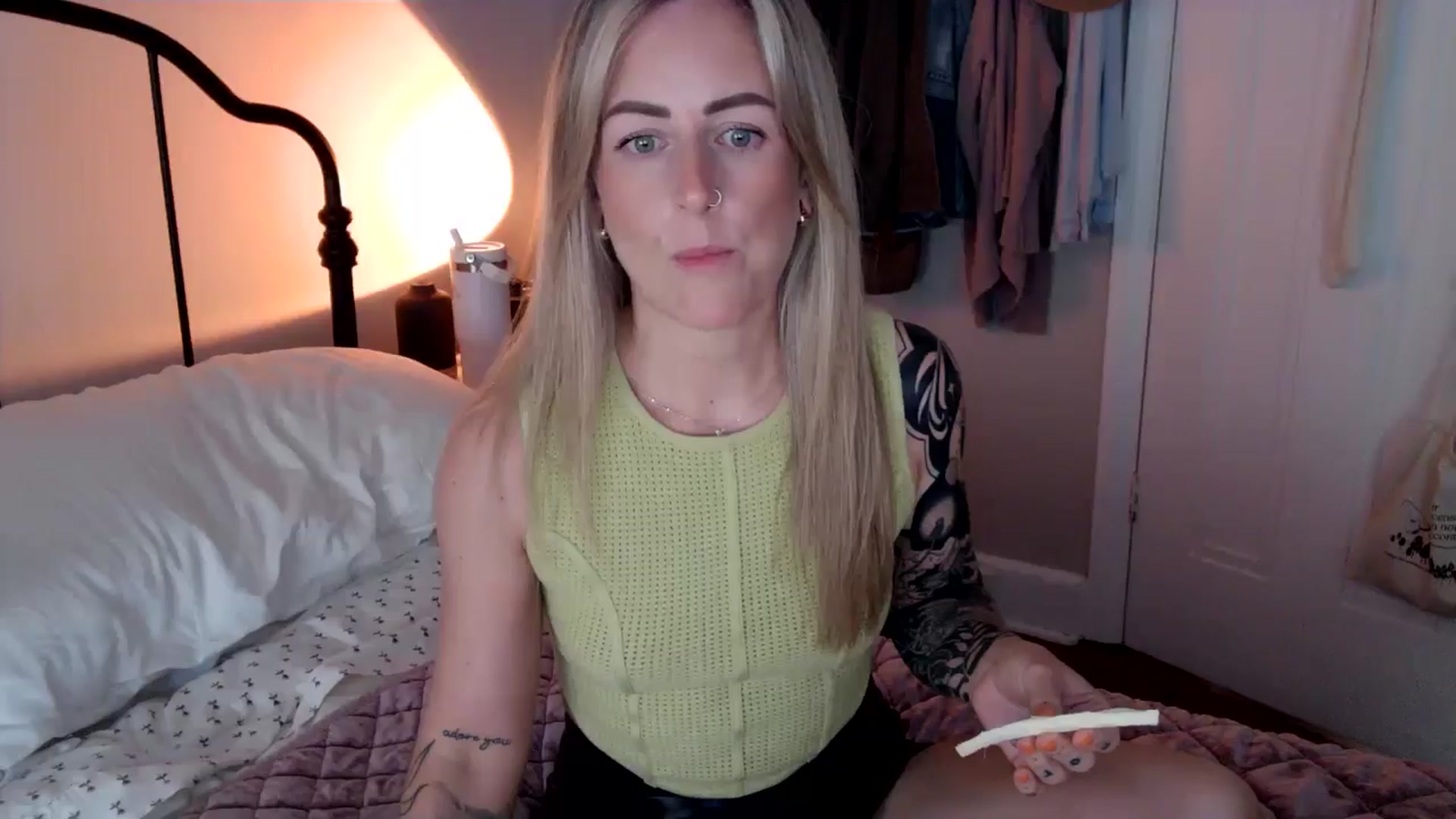 Gallery image thumbnail from Lena_bee's myfreecams stream on, 06/29/2024, 22:08 image 6 of 20