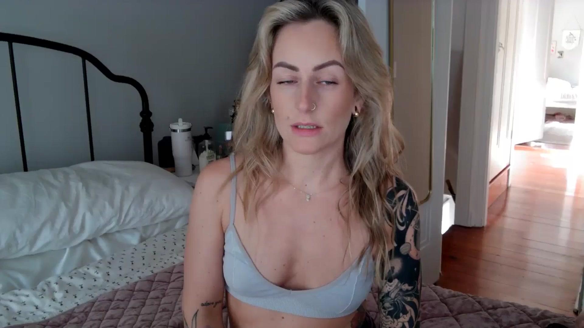 Gallery image thumbnail from Lena_bee's myfreecams stream on, 06/30/2024, 20:22 image 15 of 20