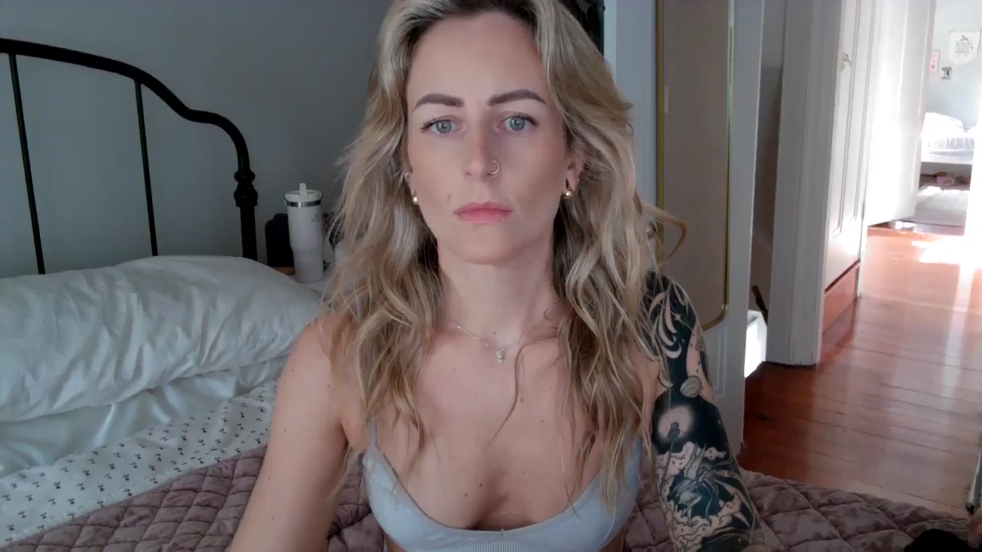 Gallery image thumbnail from Lena_bee's myfreecams stream on, 06/30/2024, 20:22 image 9 of 20