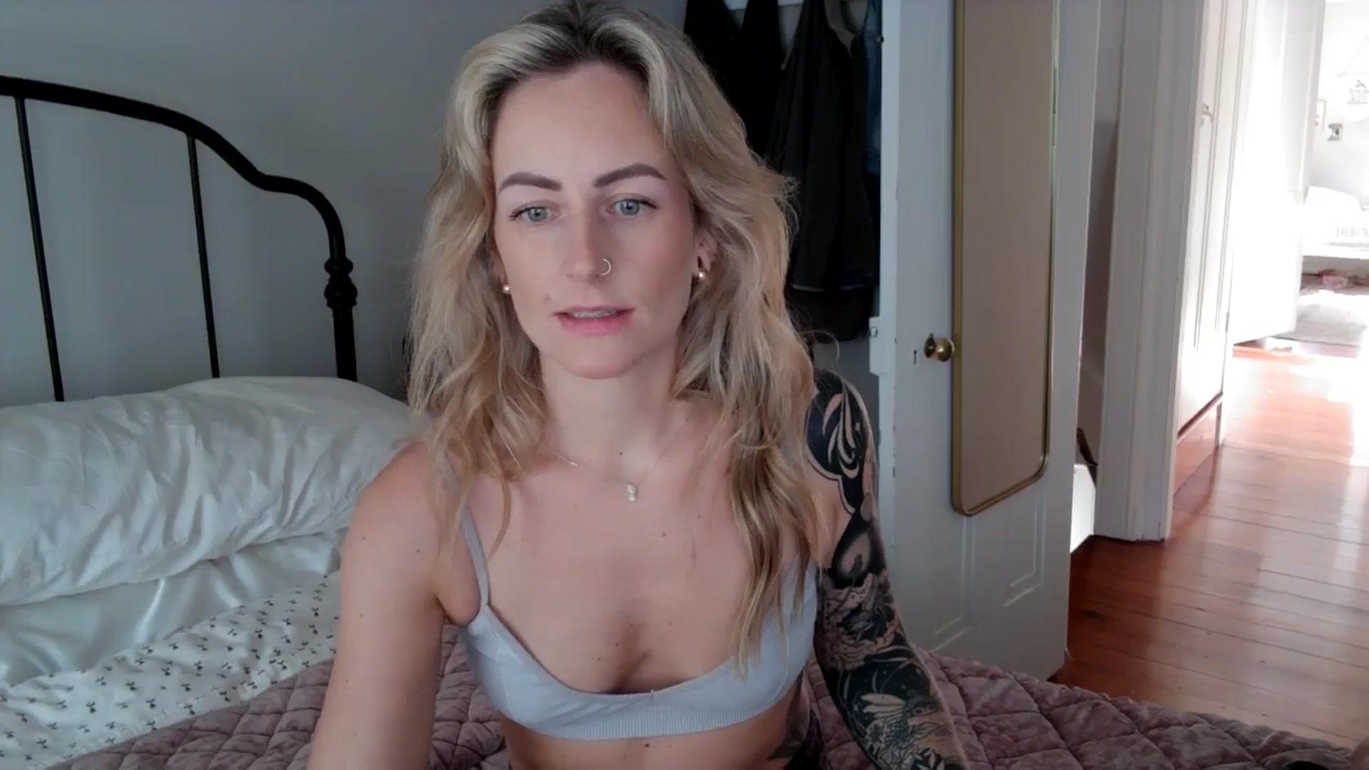Gallery image thumbnail from Lena_bee's myfreecams stream on, 06/30/2024, 20:22 image 17 of 20
