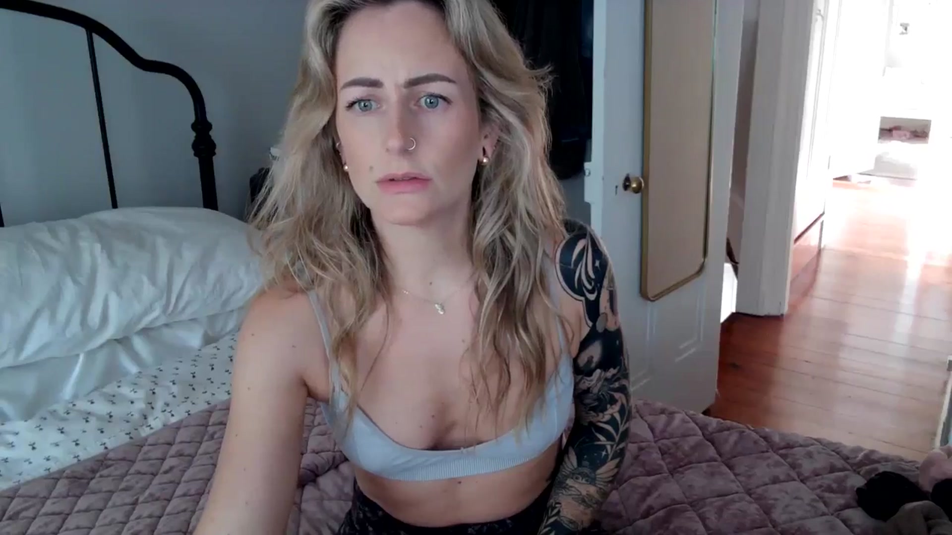 Gallery image thumbnail from Lena_bee's myfreecams stream on, 06/30/2024, 20:22 image 19 of 20