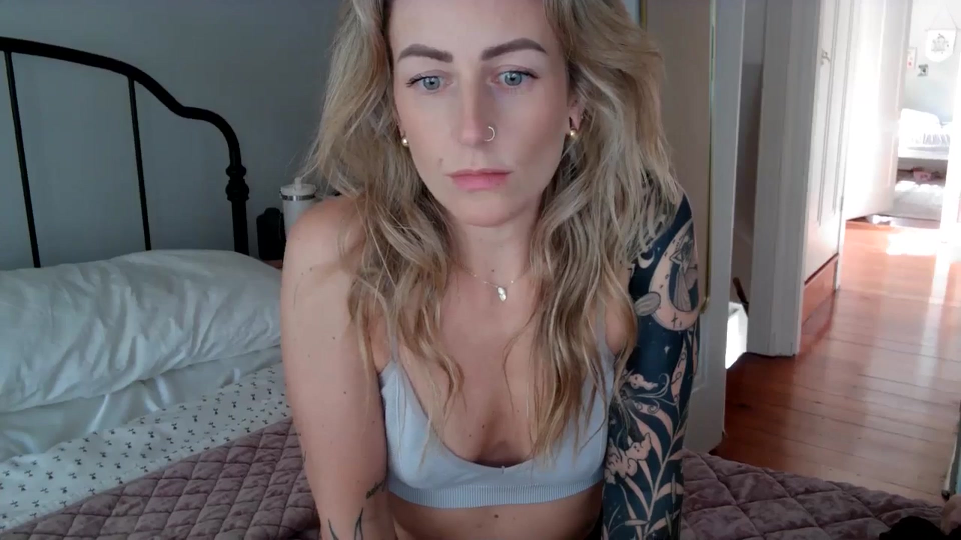 Gallery image thumbnail from Lena_bee's myfreecams stream on, 06/30/2024, 20:22 image 4 of 20