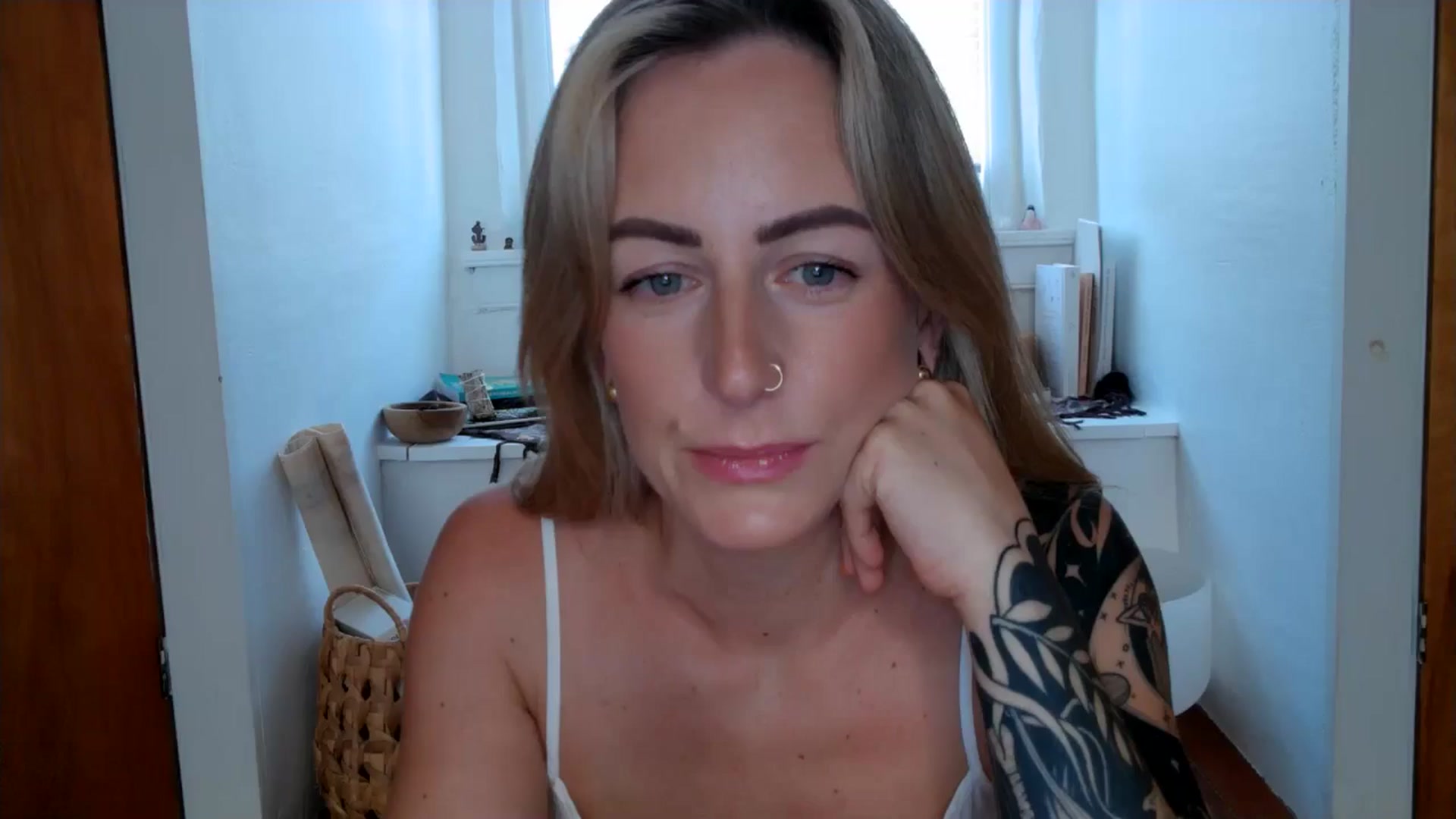 Gallery image thumbnail from Lena_bee's myfreecams stream on, 07/04/2024, 21:53 image 18 of 20