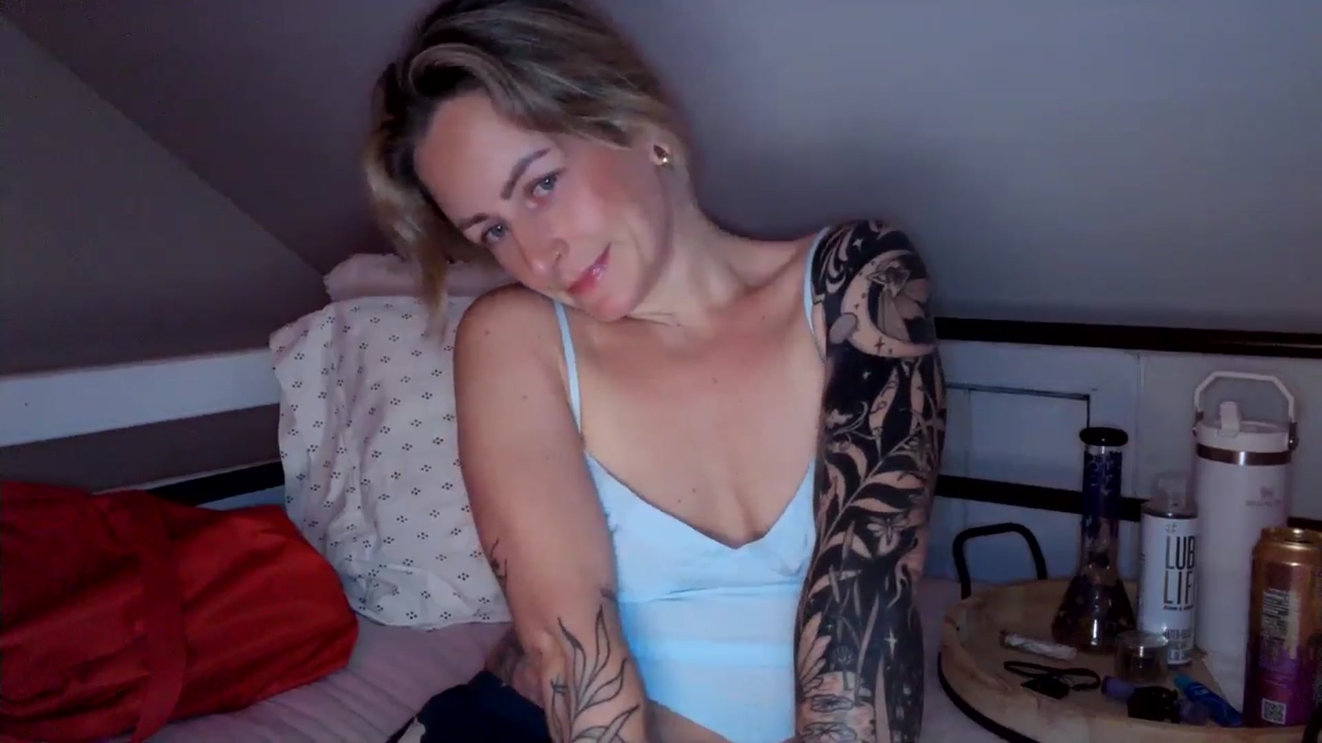 Gallery image thumbnail from Lena_bee's myfreecams stream on, 07/08/2024, 04:07 image 4 of 20