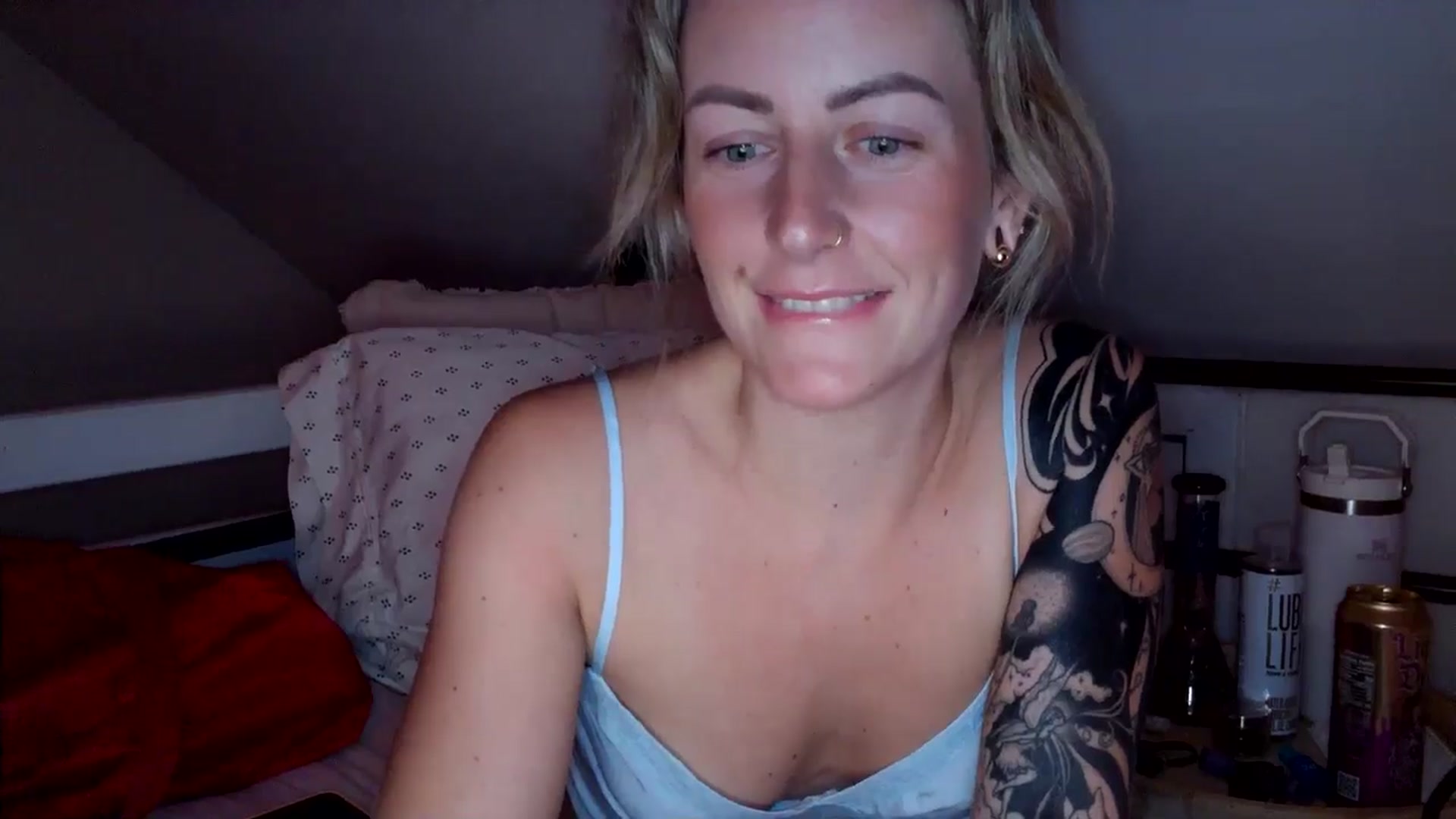 Gallery image thumbnail from Lena_bee's myfreecams stream on, 07/08/2024, 04:07 image 6 of 20