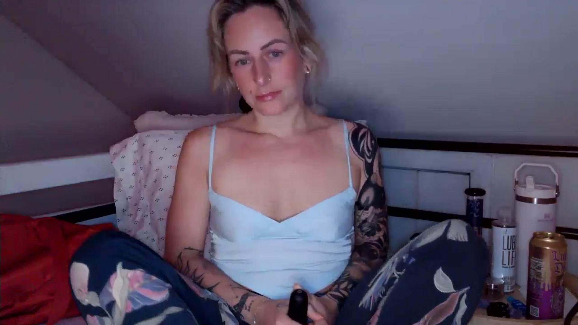 Gallery image thumbnail from Lena_bee's myfreecams stream on, 07/08/2024, 04:07 image 7 of 20