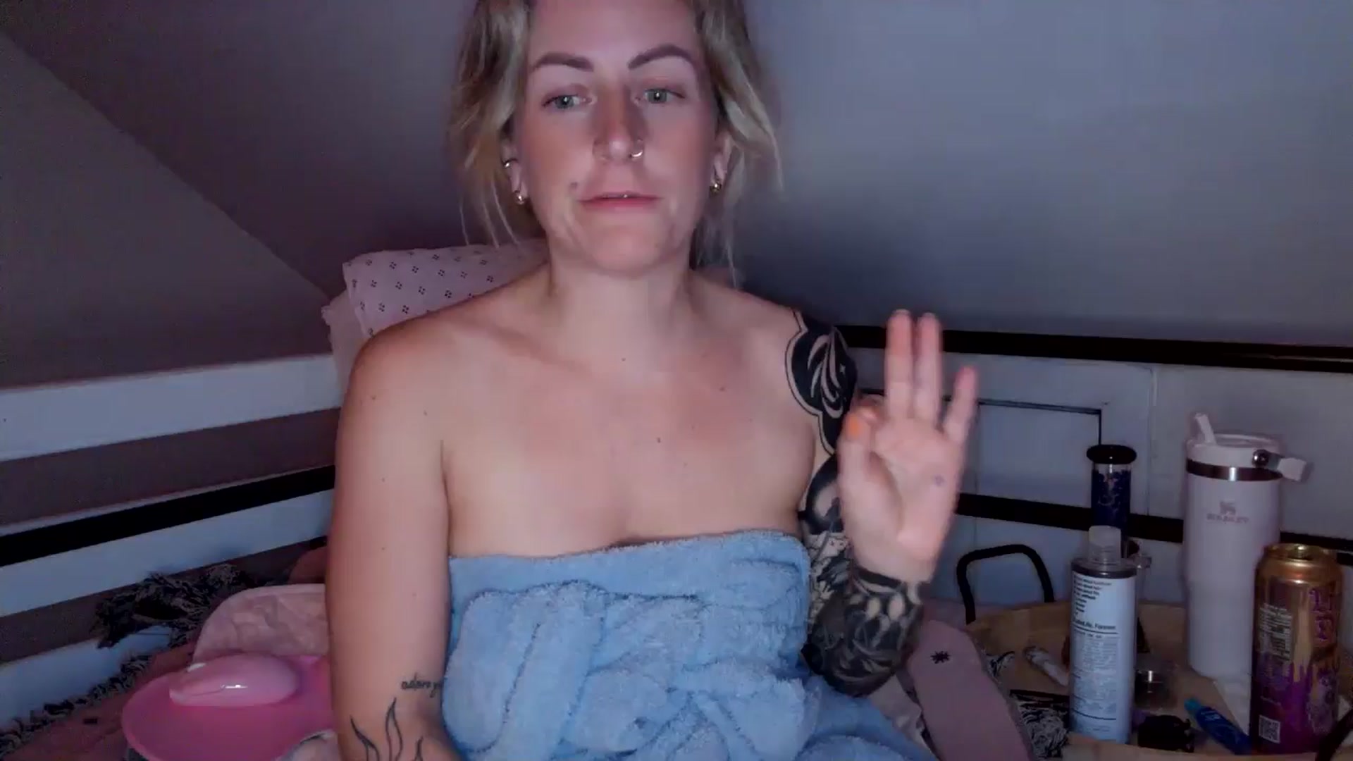 Gallery image thumbnail from Lena_bee's myfreecams stream on, 07/08/2024, 06:37 image 9 of 20