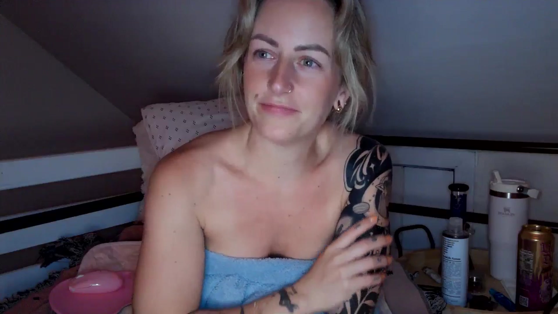 Gallery image thumbnail from Lena_bee's myfreecams stream on, 07/08/2024, 06:37 image 12 of 20