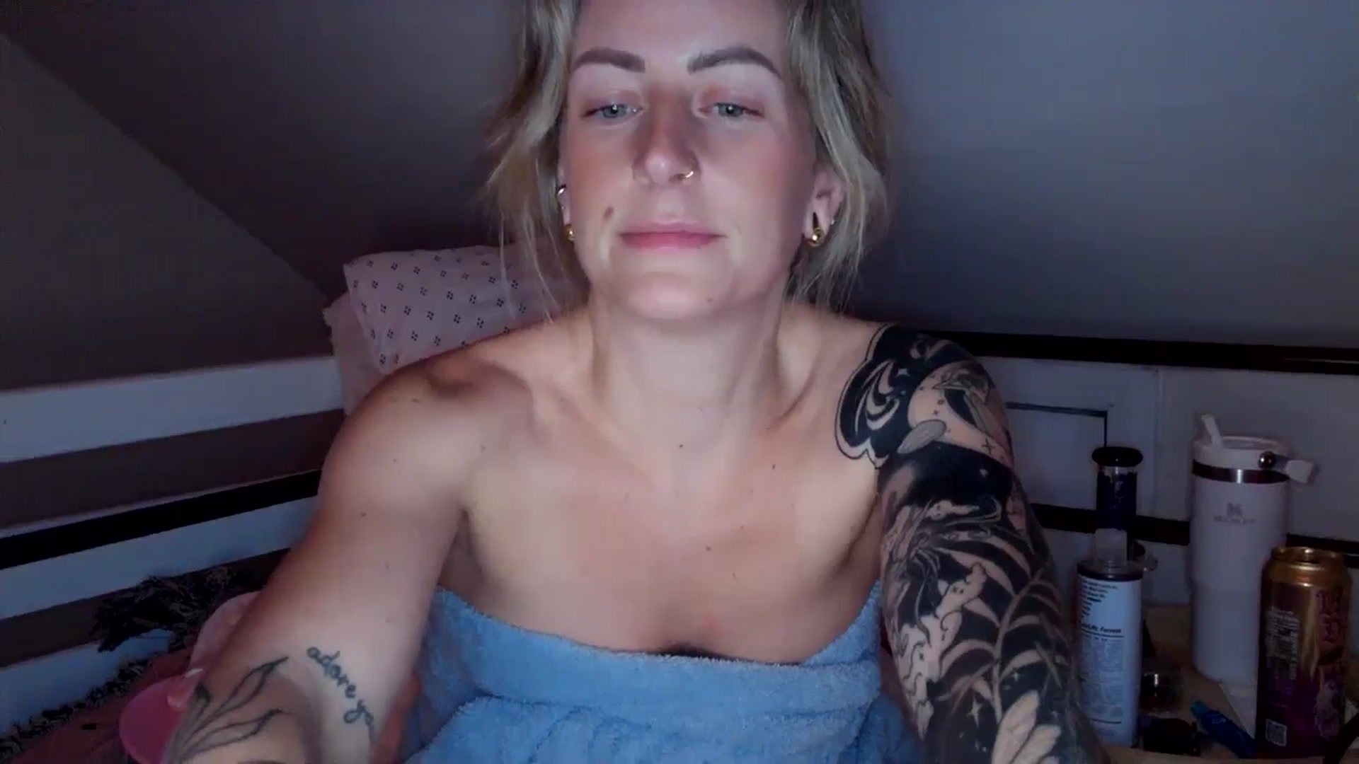 Gallery image thumbnail from Lena_bee's myfreecams stream on, 07/08/2024, 06:37 image 10 of 20