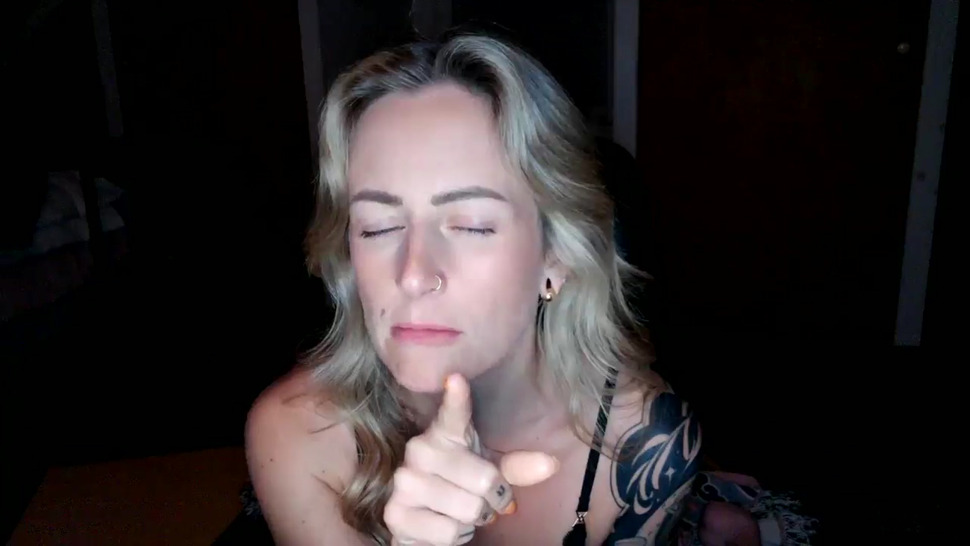 Gallery image thumbnail from Lena_bee's myfreecams stream on, 07/12/2024, 06:08 image 4 of 20