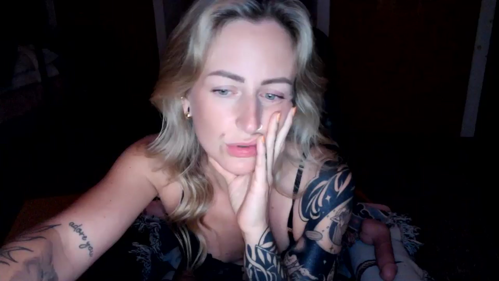 Gallery image thumbnail from Lena_bee's myfreecams stream on, 07/12/2024, 06:08 image 1 of 20