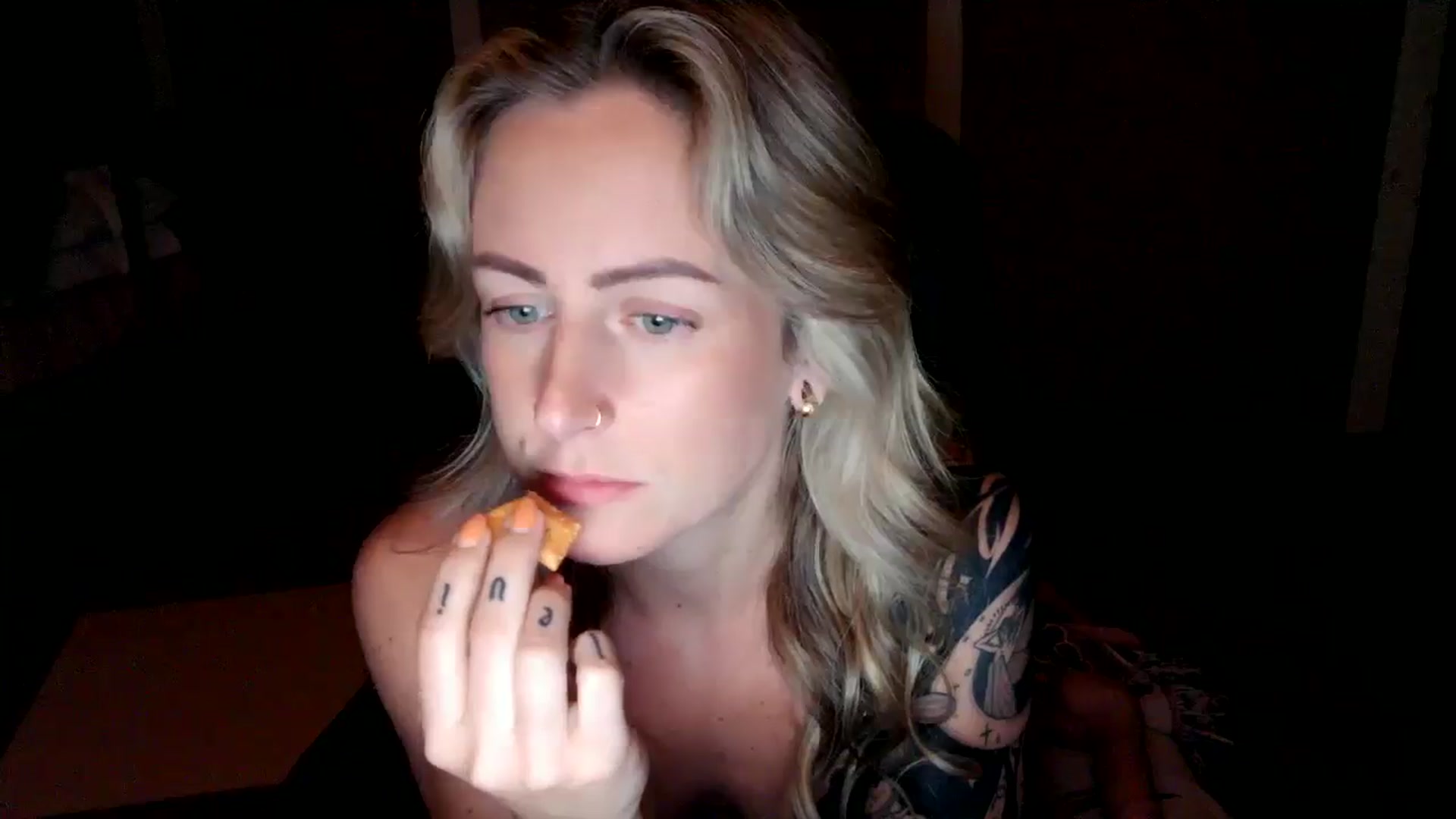 Gallery image thumbnail from Lena_bee's myfreecams stream on, 07/12/2024, 06:08 image 19 of 20