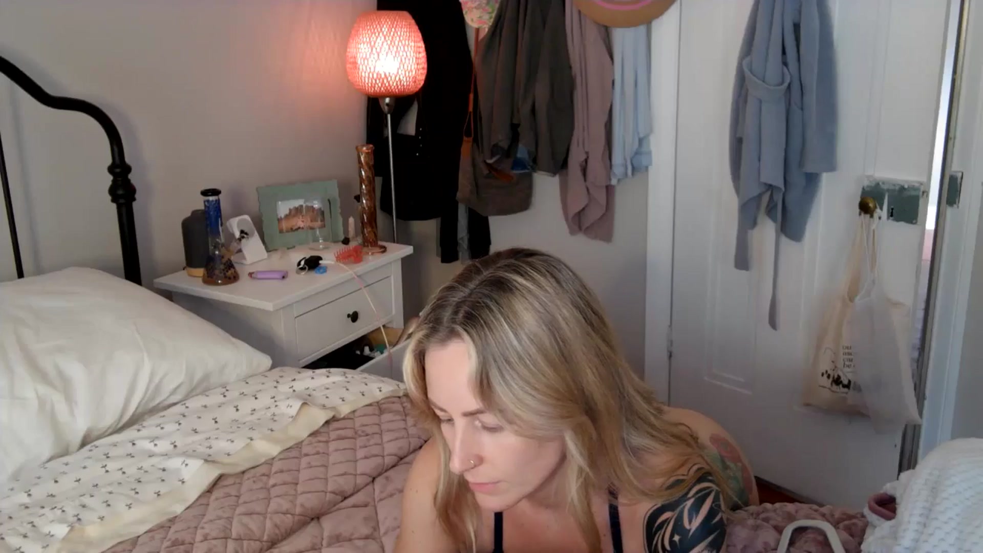 Gallery image thumbnail from Lena_bee's myfreecams stream on, 07/12/2024, 18:52 image 14 of 20