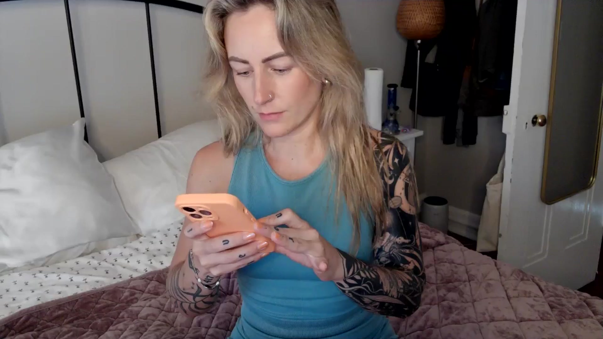 Gallery image thumbnail from Lena_bee's myfreecams stream on, 07/13/2024, 17:27 image 7 of 20
