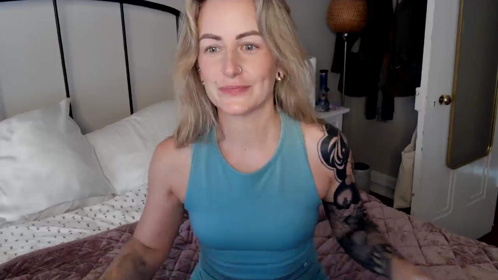 Gallery image thumbnail from Lena_bee's myfreecams stream on, 07/13/2024, 17:27 image 9 of 20