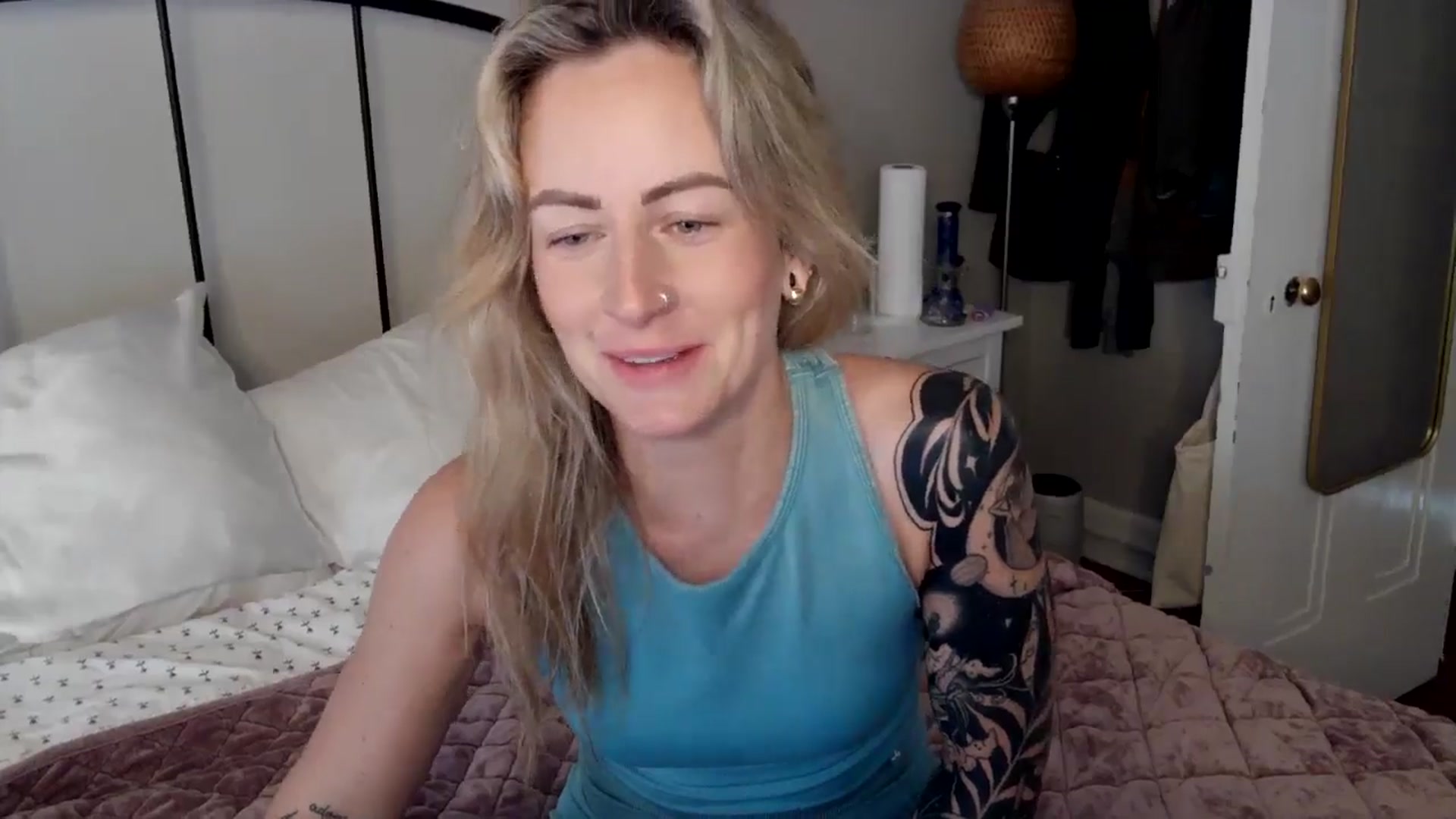 Gallery image thumbnail from Lena_bee's myfreecams stream on, 07/13/2024, 17:27 image 17 of 20
