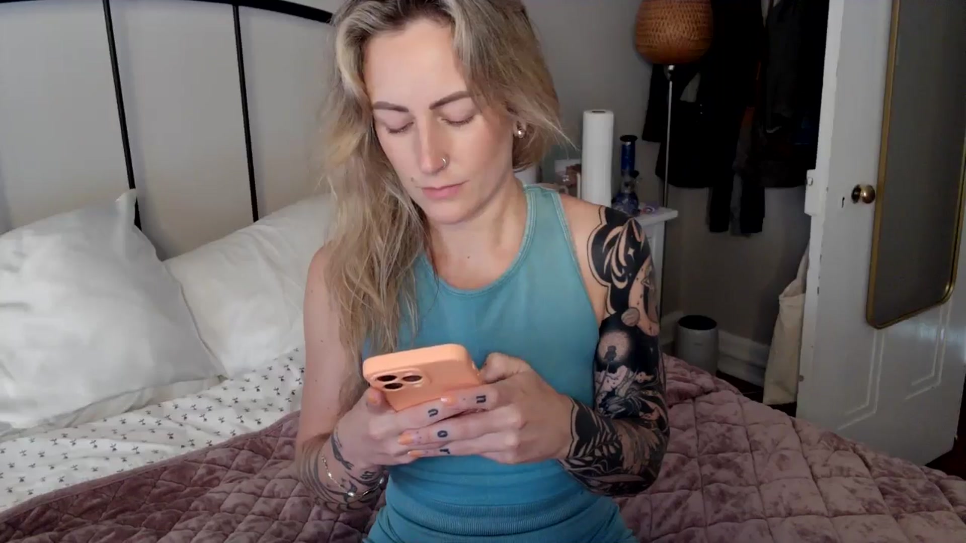 Gallery image thumbnail from Lena_bee's myfreecams stream on, 07/13/2024, 17:27 image 16 of 20