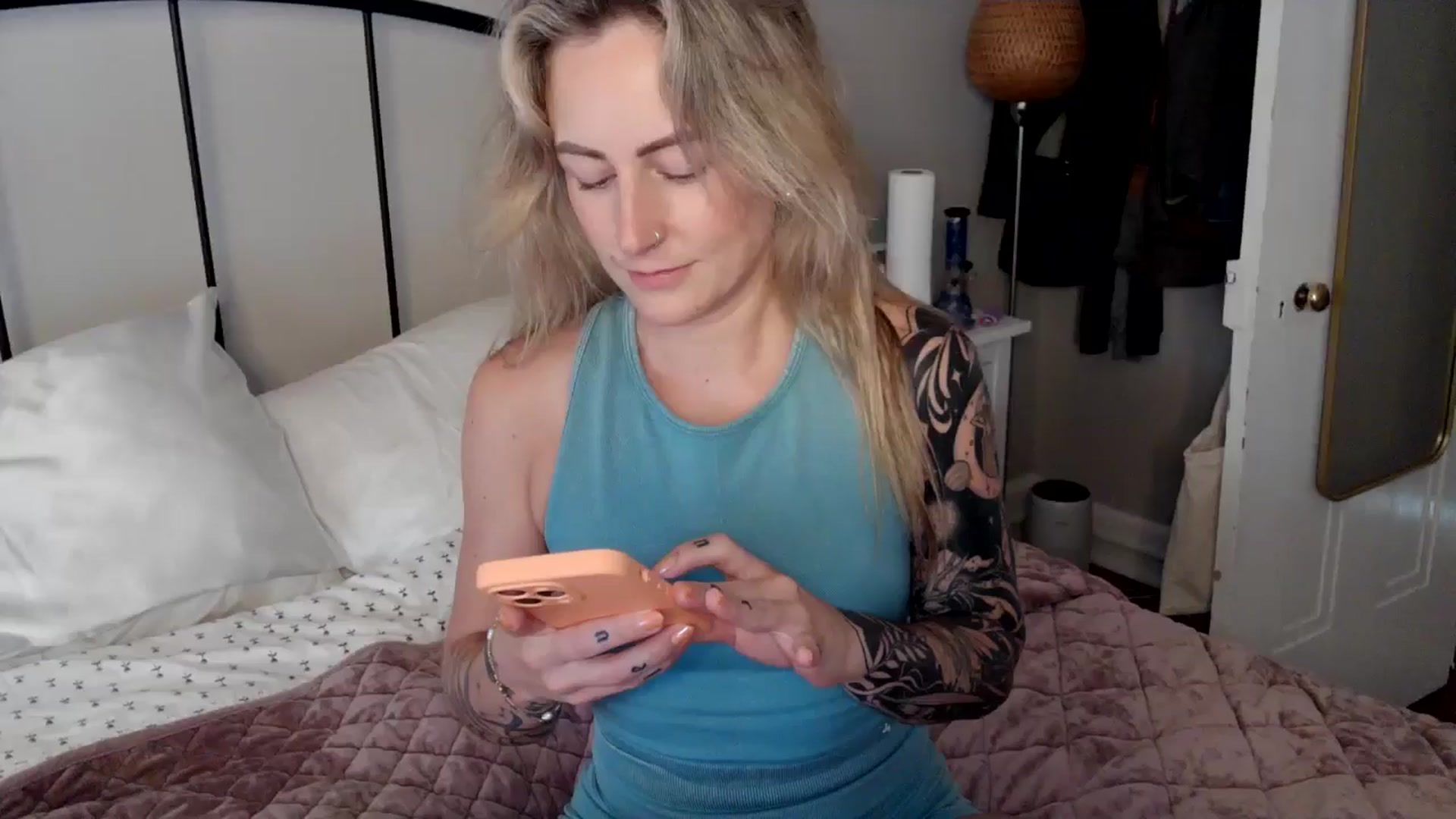 Gallery image thumbnail from Lena_bee's myfreecams stream on, 07/13/2024, 17:27 image 18 of 20