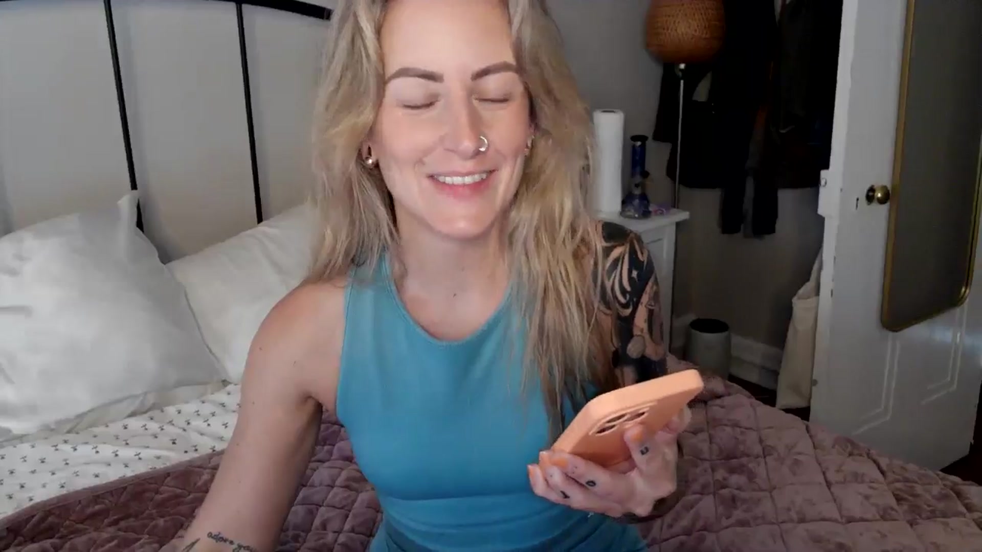 Gallery image thumbnail from Lena_bee's myfreecams stream on, 07/13/2024, 17:27 image 8 of 20