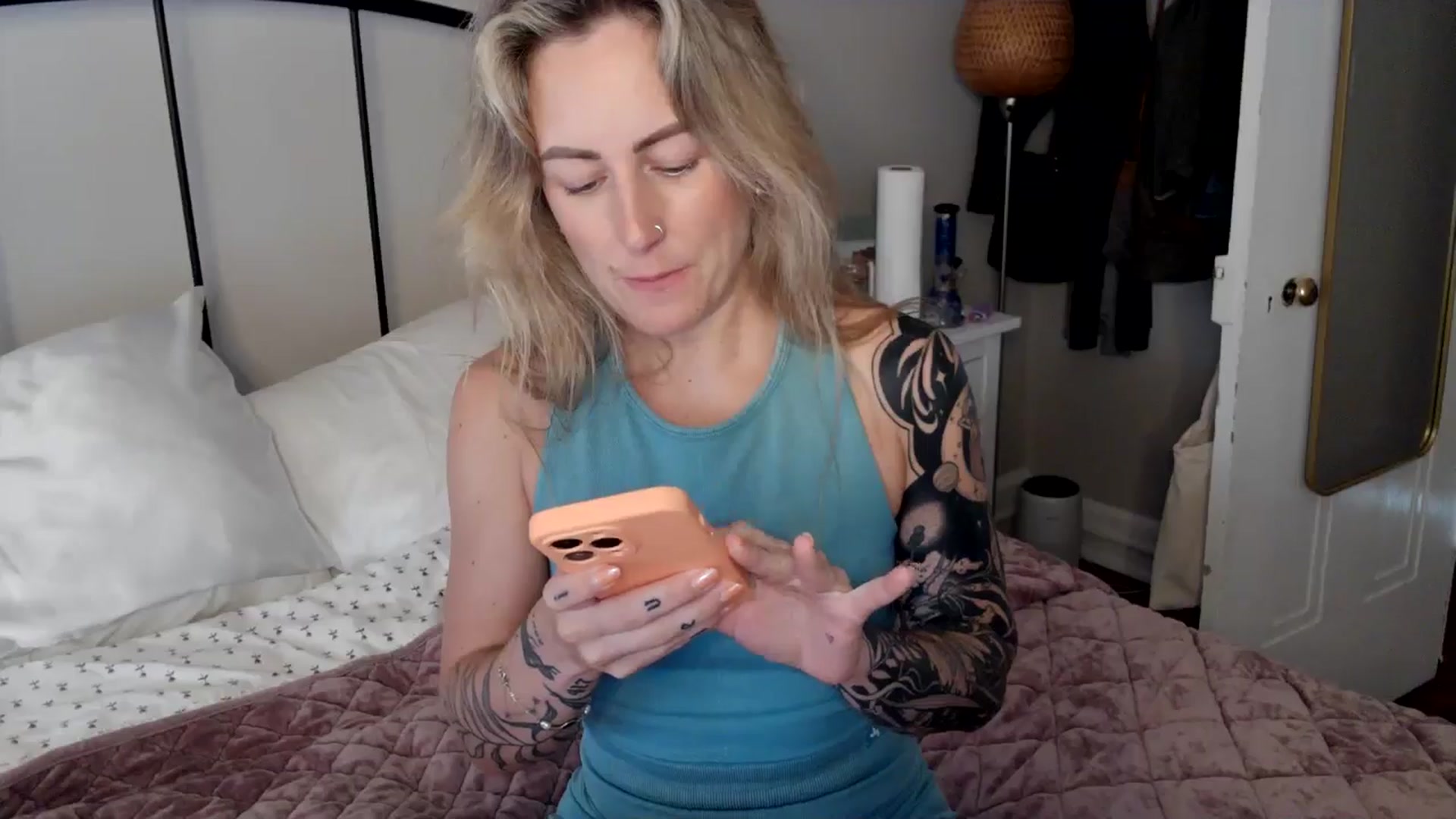 Gallery image thumbnail from Lena_bee's myfreecams stream on, 07/13/2024, 17:27 image 11 of 20