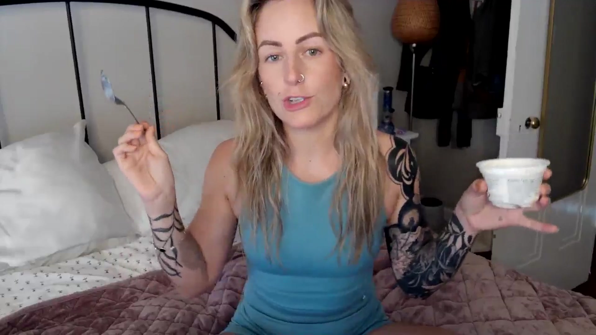 Gallery image thumbnail from Lena_bee's myfreecams stream on, 07/13/2024, 17:27 image 3 of 20
