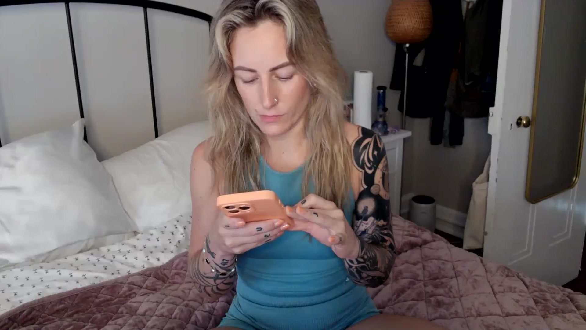 Gallery image thumbnail from Lena_bee's myfreecams stream on, 07/13/2024, 17:27 image 2 of 20