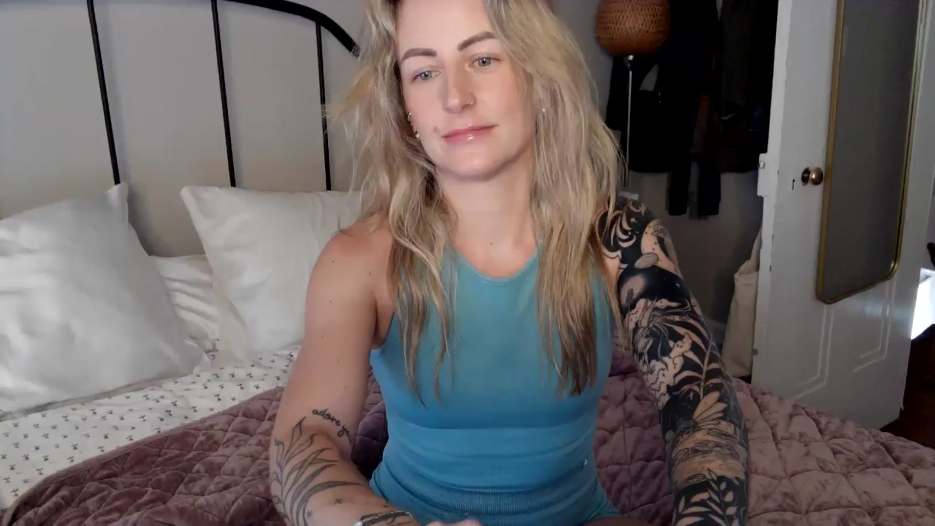 Gallery image thumbnail from Lena_bee's myfreecams stream on, 07/13/2024, 19:03 image 17 of 20