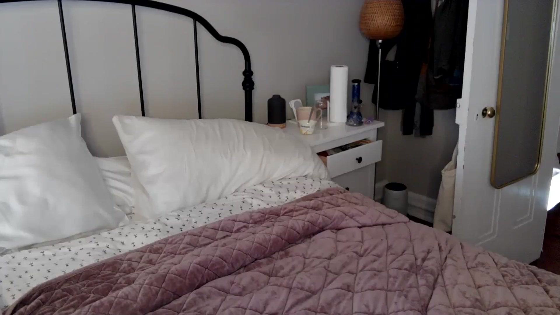 Gallery image thumbnail from Lena_bee's myfreecams stream on, 07/13/2024, 19:03 image 19 of 20
