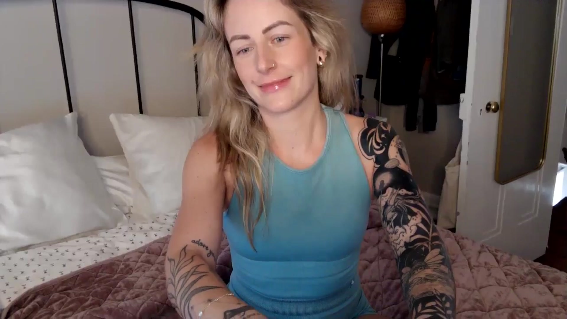 Gallery image thumbnail from Lena_bee's myfreecams stream on, 07/13/2024, 19:03 image 16 of 20