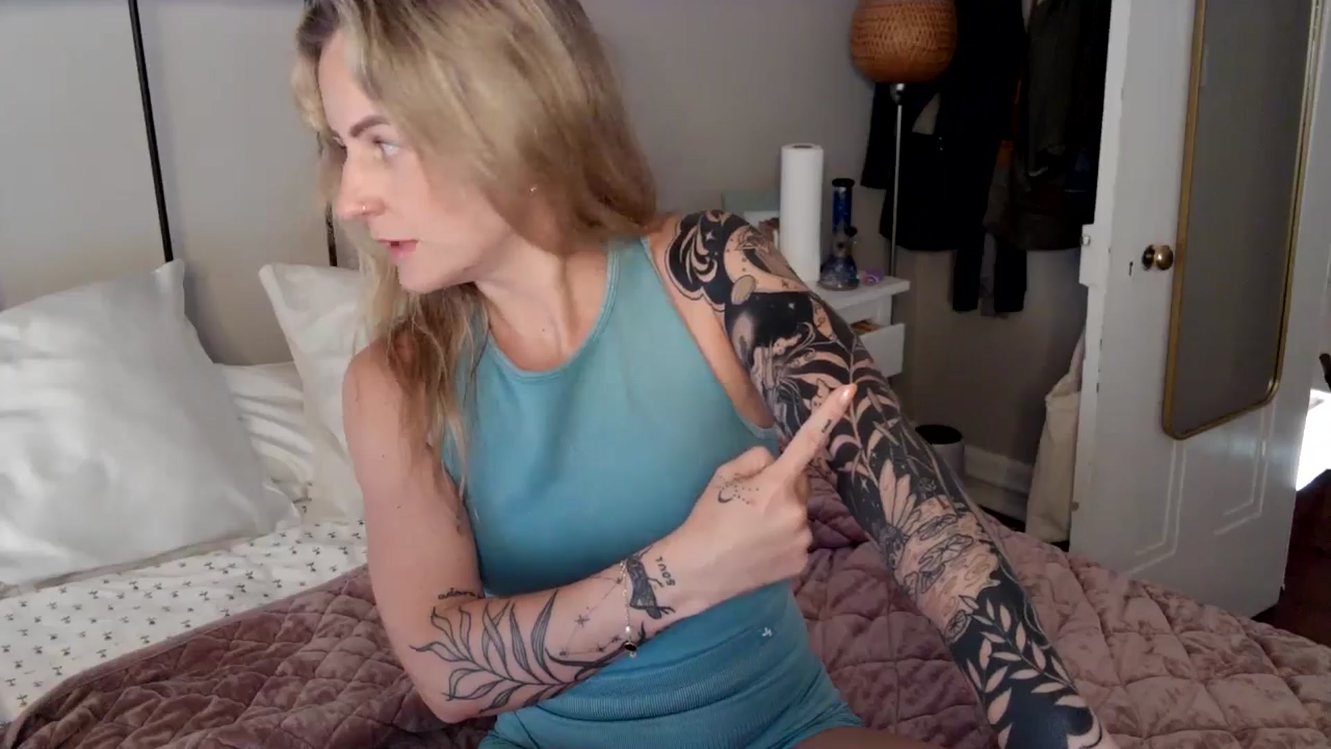 Gallery image thumbnail from Lena_bee's myfreecams stream on, 07/13/2024, 19:03 image 11 of 20
