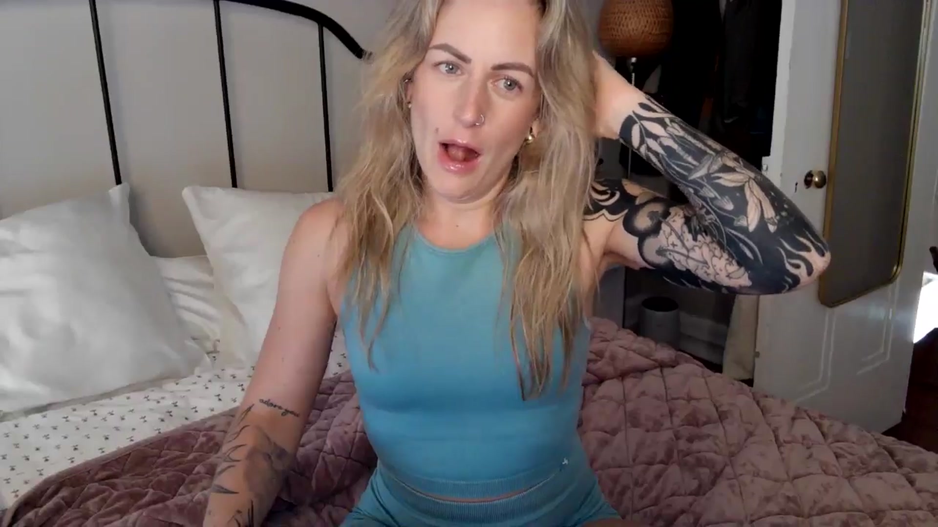 Gallery image thumbnail from Lena_bee's myfreecams stream on, 07/13/2024, 19:03 image 8 of 20