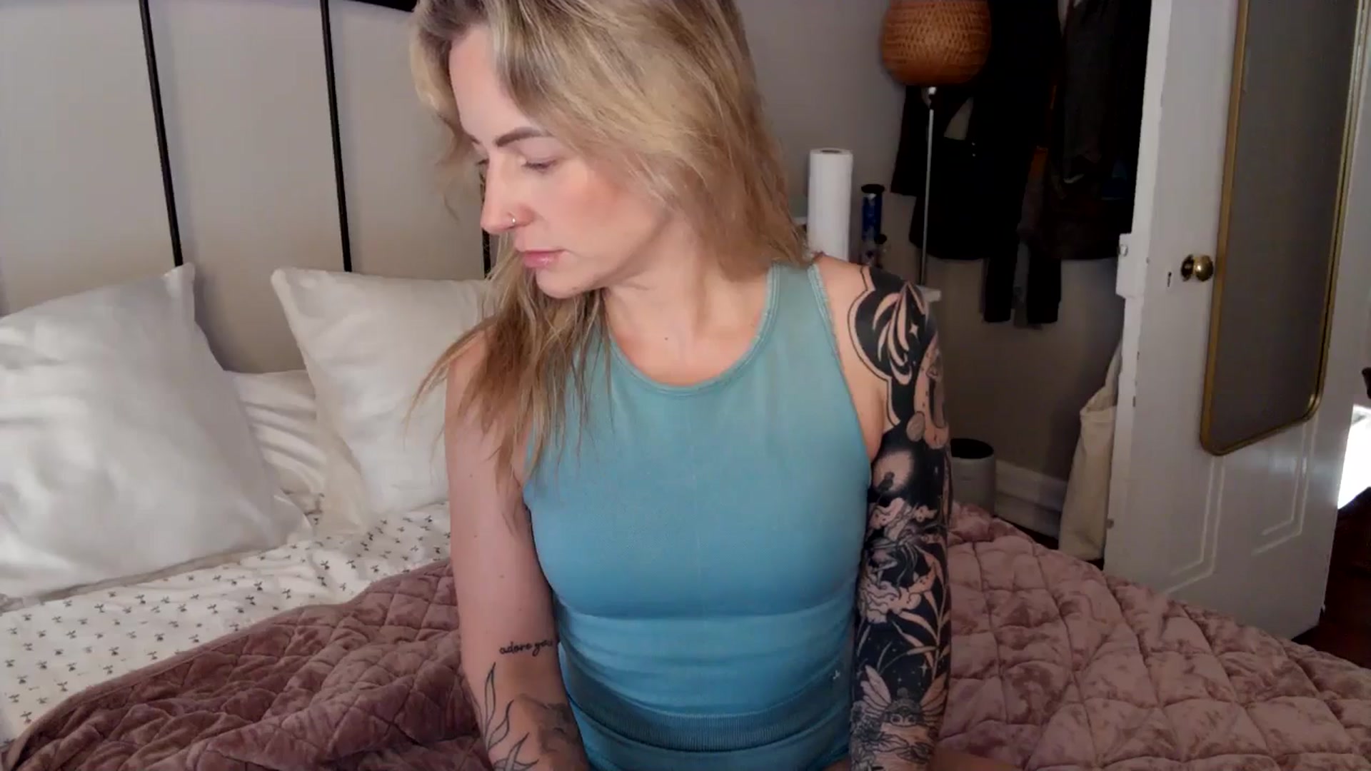 Gallery image thumbnail from Lena_bee's myfreecams stream on, 07/13/2024, 19:03 image 3 of 20