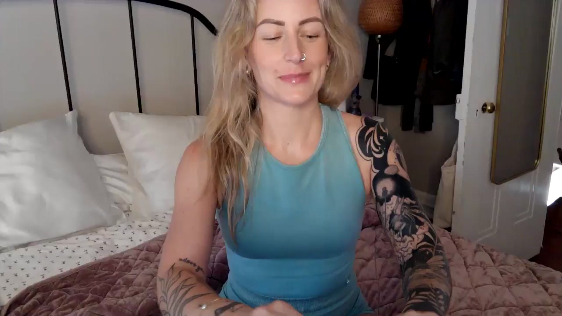 Gallery image thumbnail from Lena_bee's myfreecams stream on, 07/13/2024, 19:03 image 15 of 20