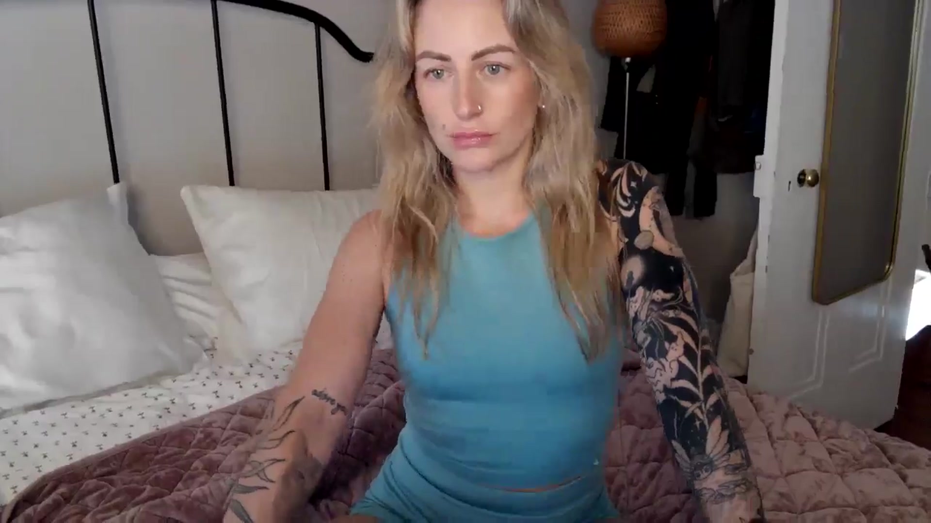 Gallery image thumbnail from Lena_bee's myfreecams stream on, 07/13/2024, 19:03 image 10 of 20