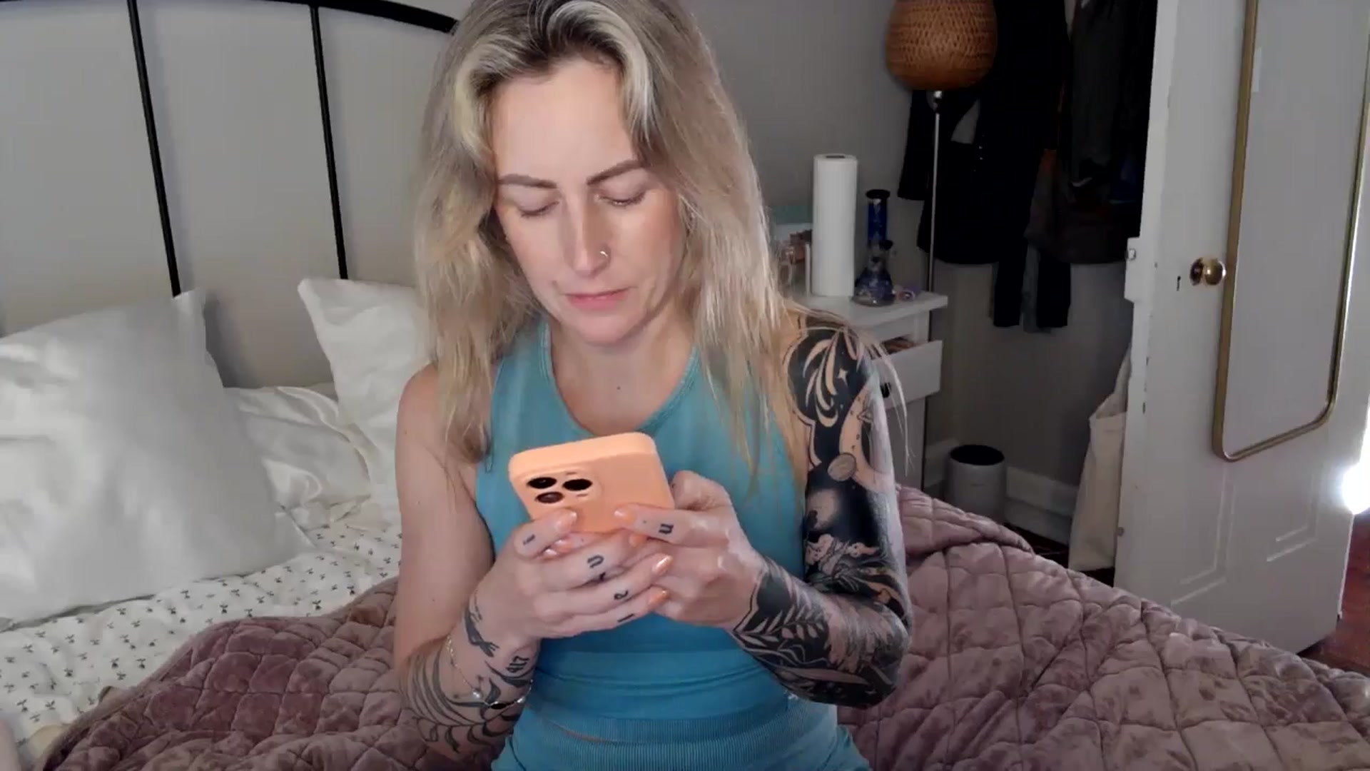 Gallery image thumbnail from Lena_bee's myfreecams stream on, 07/13/2024, 21:47 image 11 of 20