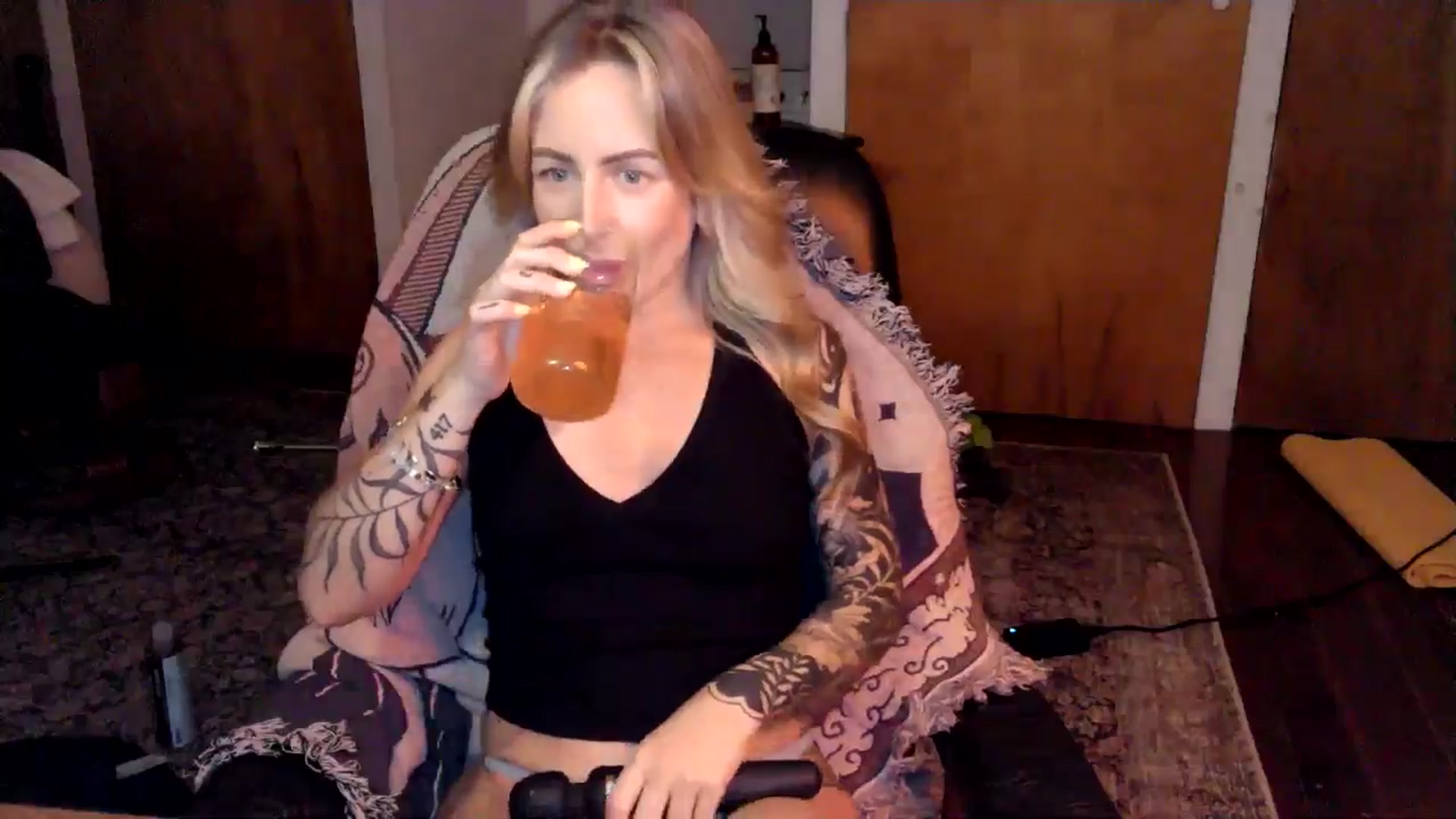 Gallery image thumbnail from Lena_bee's myfreecams stream on, 07/20/2024, 01:44 image 6 of 20