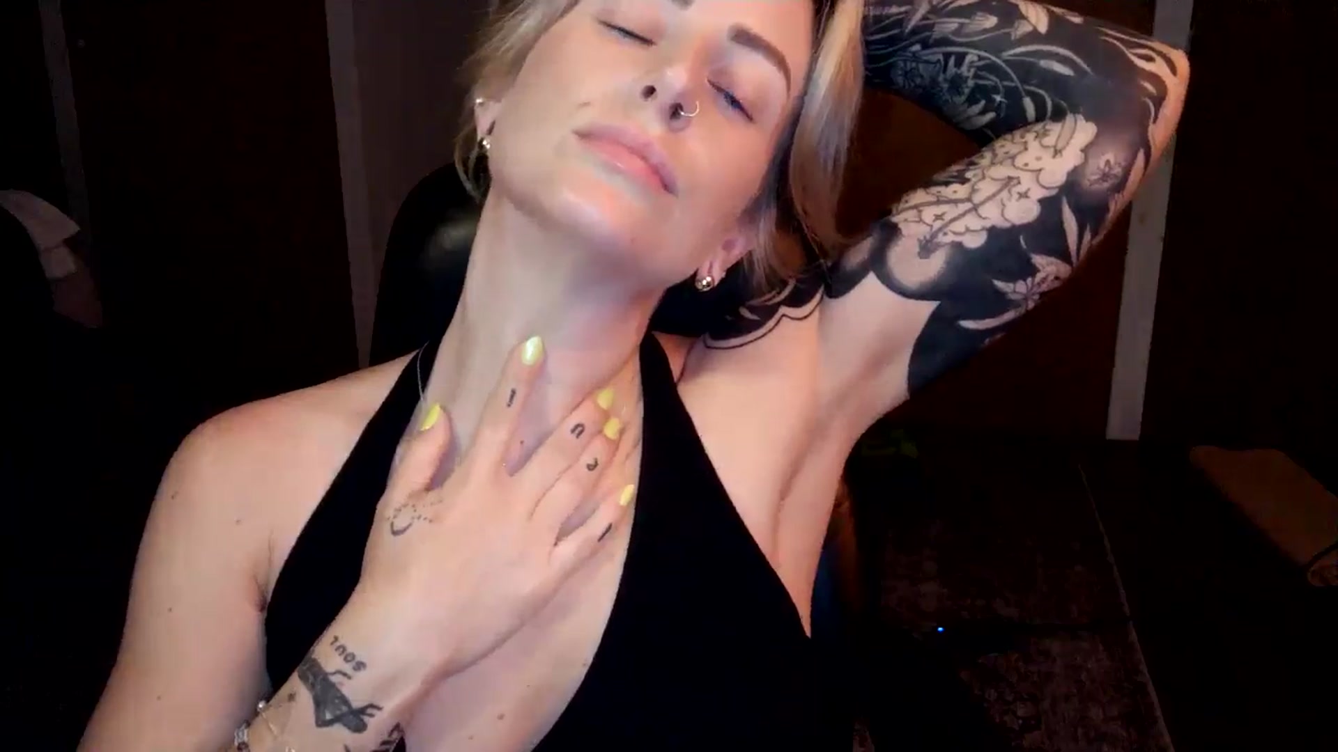 Gallery image thumbnail from Lena_bee's myfreecams stream on, 07/20/2024, 01:44 image 10 of 20