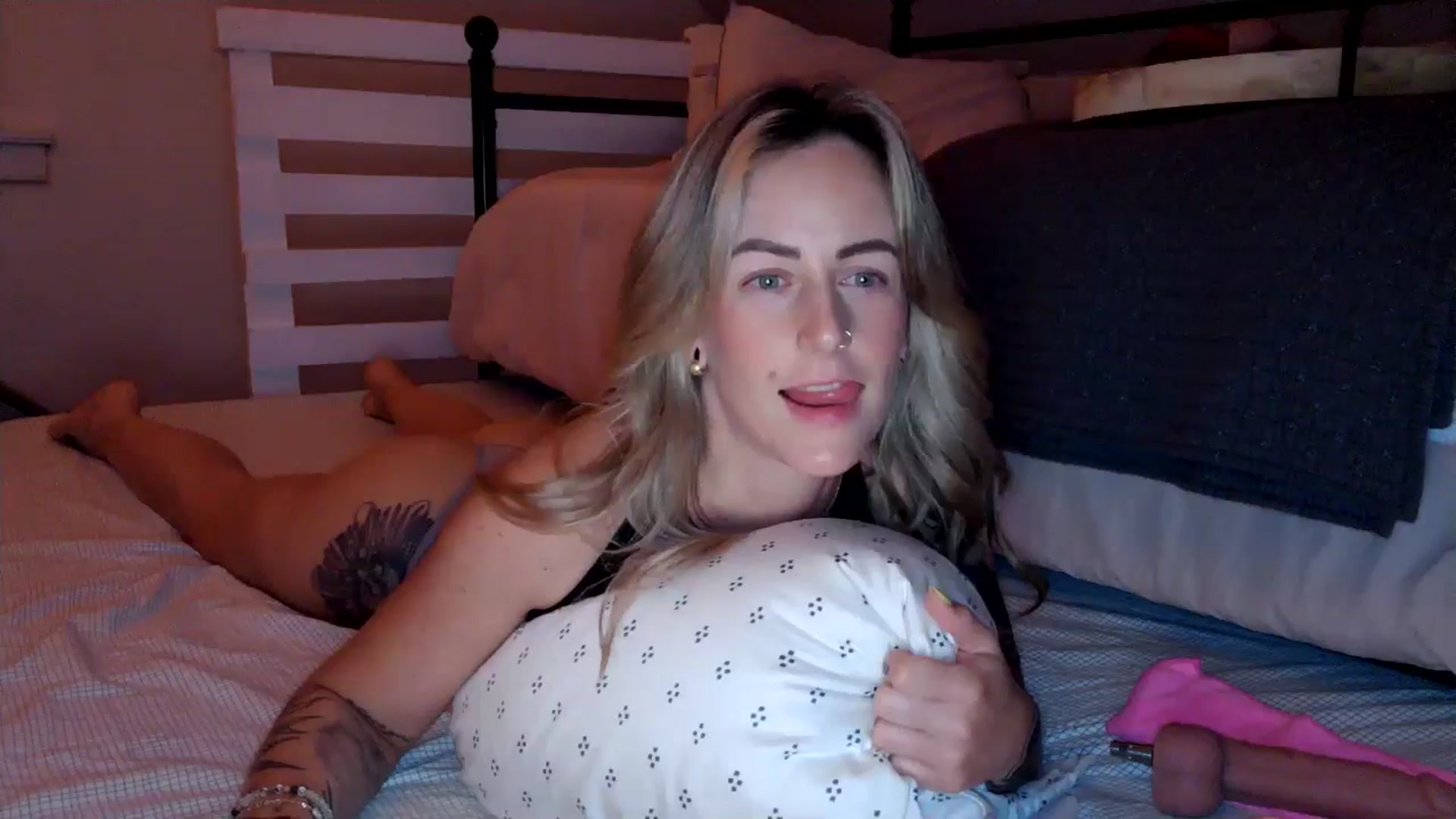 Gallery image thumbnail from Lena_bee's myfreecams stream on, 07/20/2024, 02:35 image 9 of 20