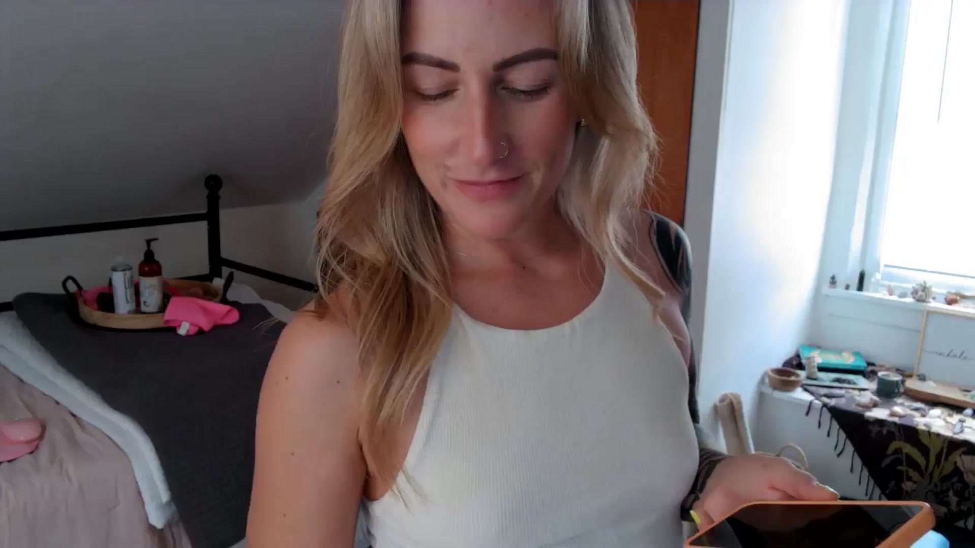 Gallery image thumbnail from Lena_bee's myfreecams stream on, 07/21/2024, 20:57 image 4 of 20