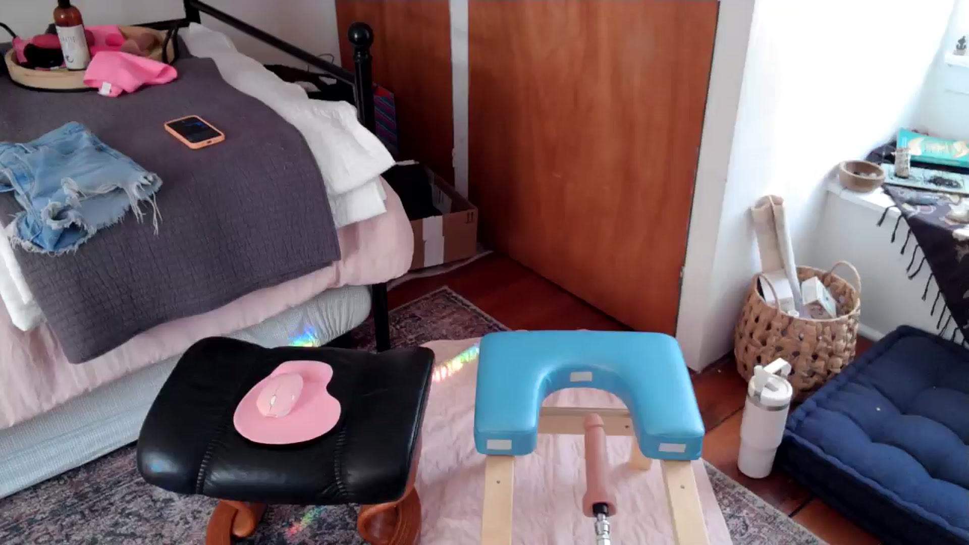 Gallery image thumbnail from Lena_bee's myfreecams stream on, 07/21/2024, 20:57 image 8 of 20