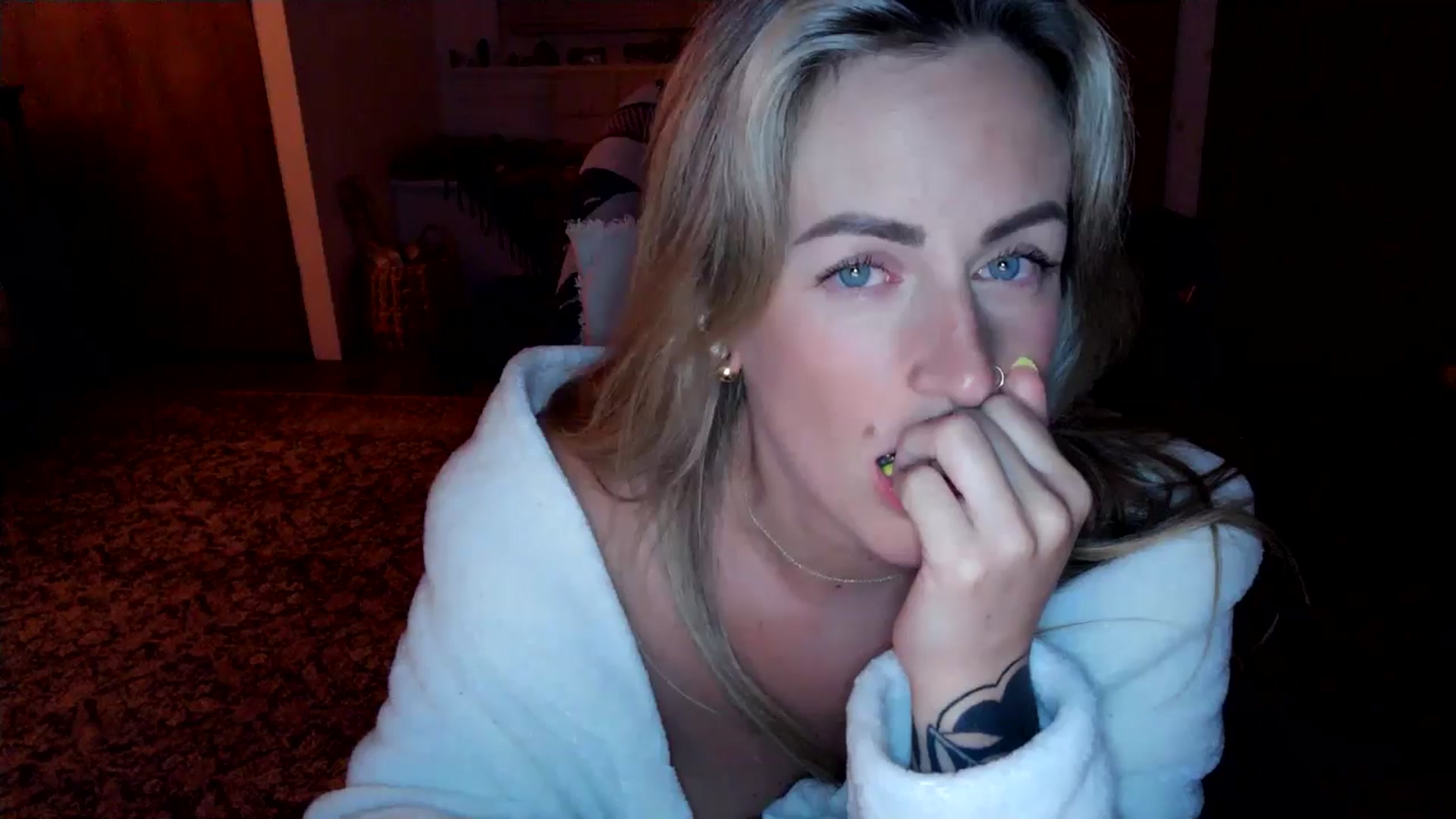 Gallery image thumbnail from Lena_bee's myfreecams stream on, 07/24/2024, 05:09 image 4 of 20