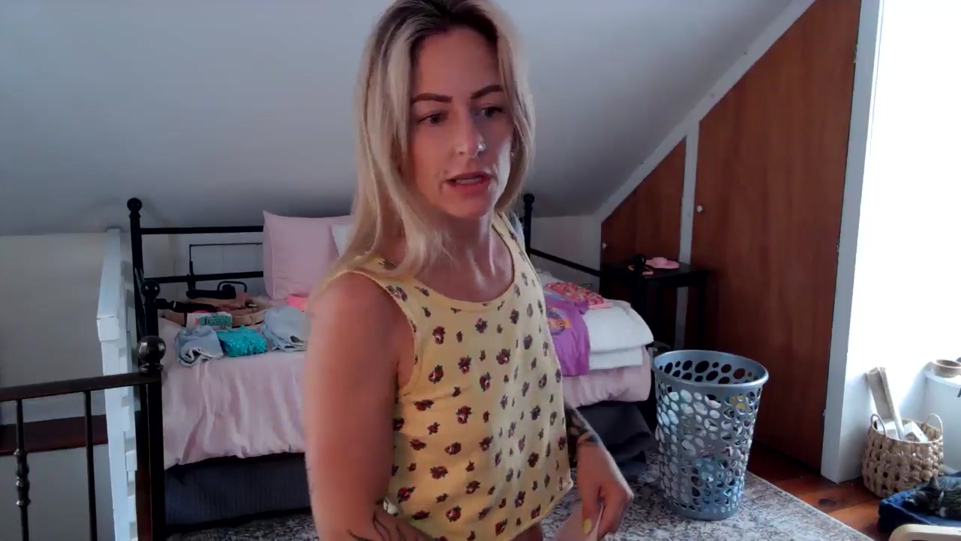 Gallery image thumbnail from Lena_bee's myfreecams stream on, 07/28/2024, 16:40 image 8 of 20