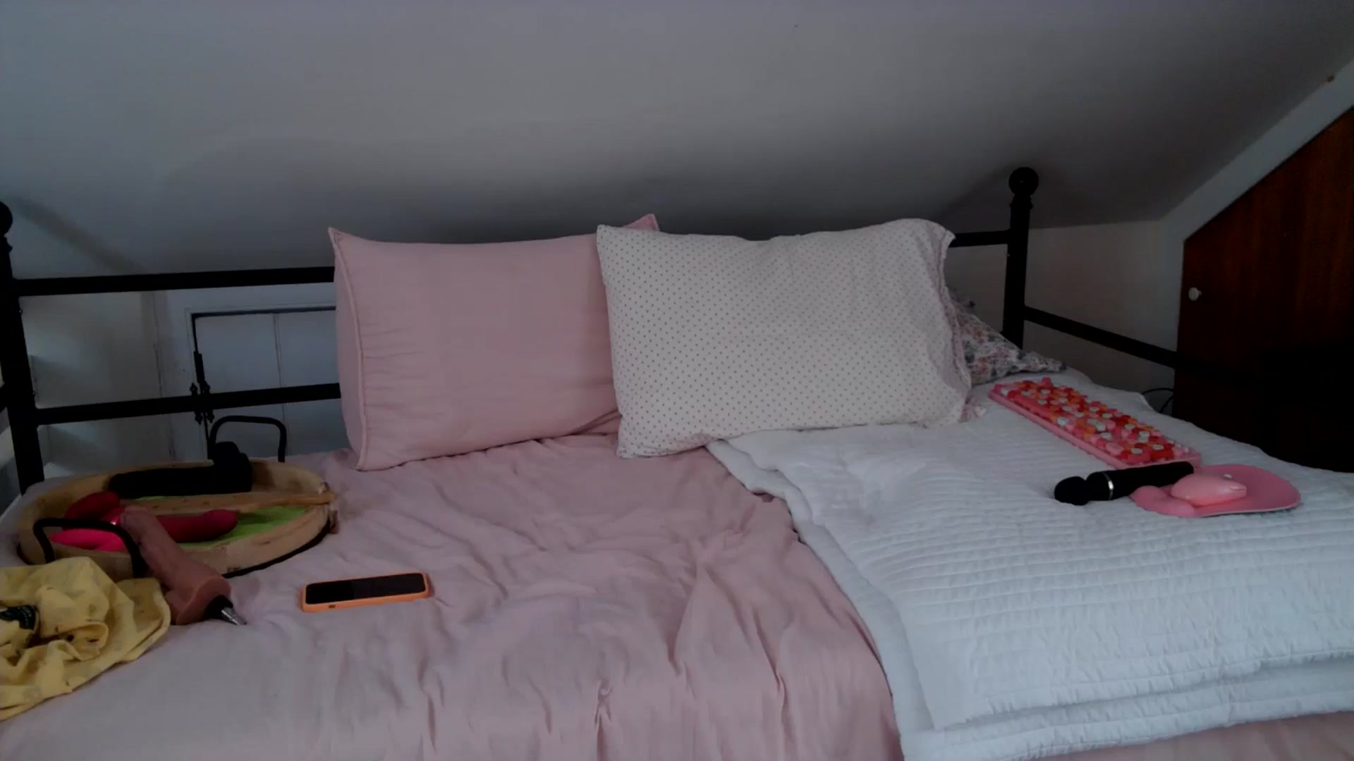 Gallery image thumbnail from Lena_bee's myfreecams stream on, 07/28/2024, 17:57 image 14 of 20