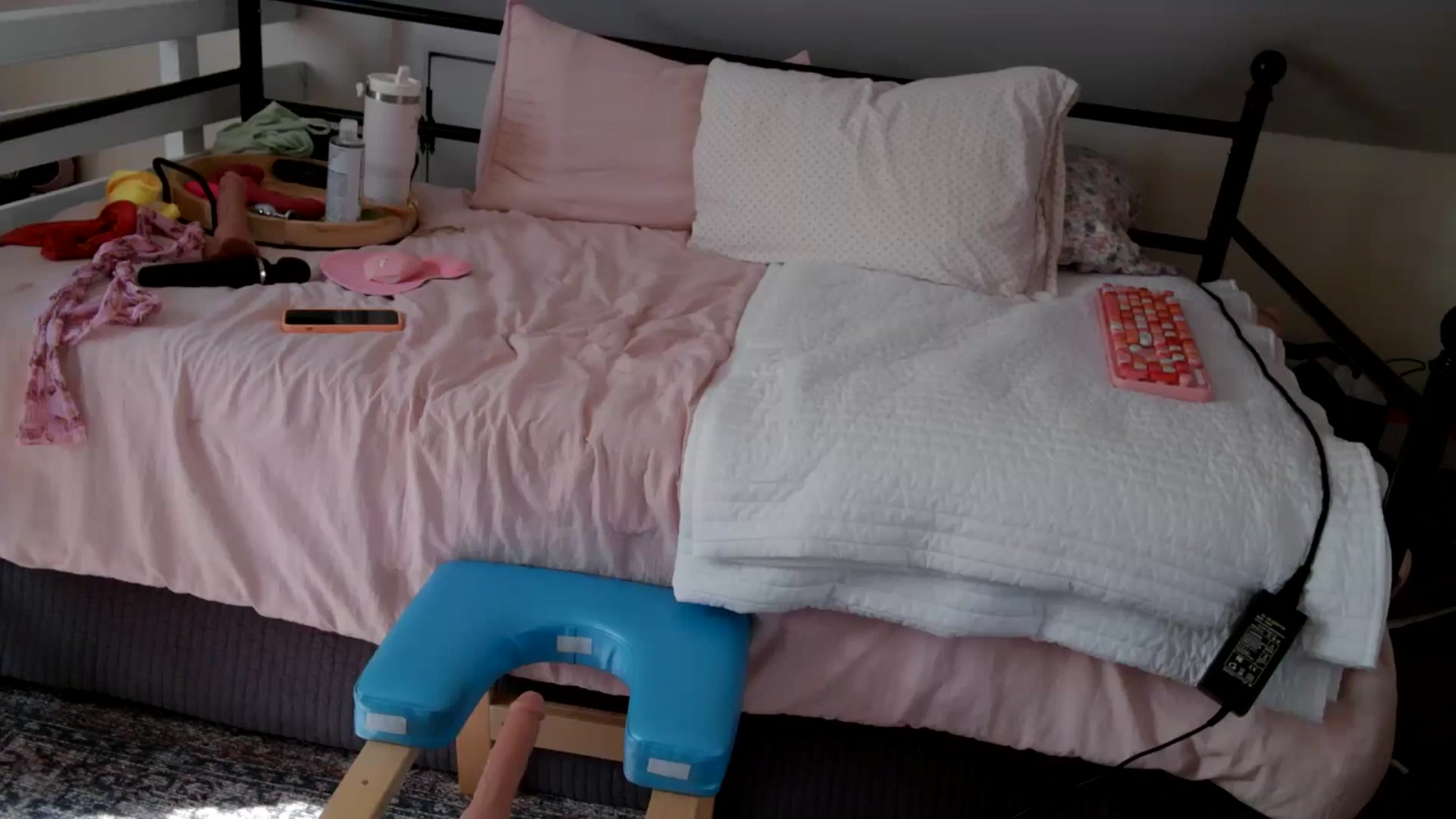 Gallery image thumbnail from Lena_bee's myfreecams stream on, 07/28/2024, 20:37 image 10 of 20